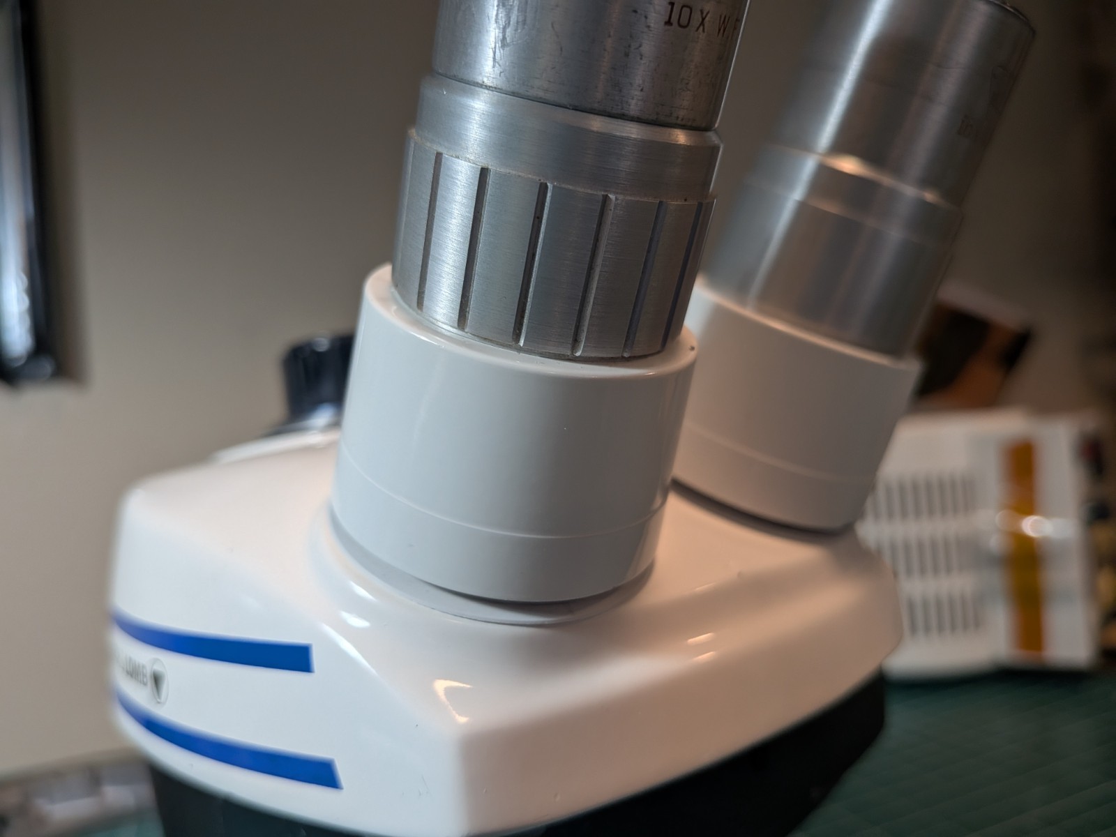 Bausch & Lomb StereoZoom 5 Microscope 0.8x-4.0x w/ 10X WF Eyepieces &Focus Mount