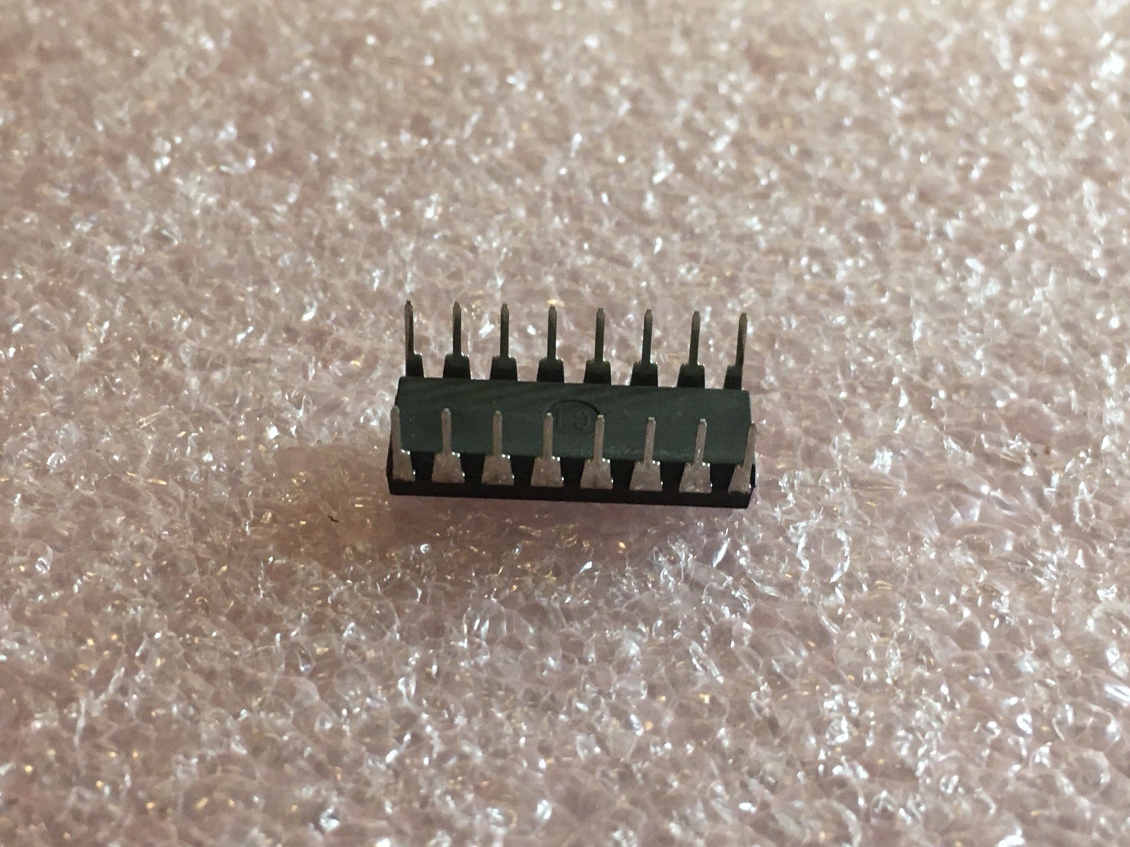 DM74175N IC D F/F 1-FUNC POS EDGE TRIG 4-BIT COMP-OUTPUT 16- PIN DIP (LOT OF 5)
