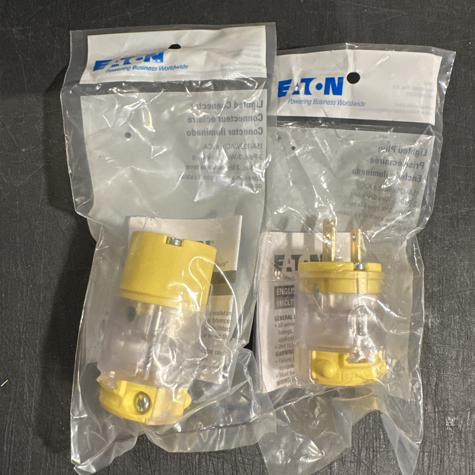 Eaton Lighted Connector & Lighted Plug 15A-125V/AC. 2 Pole3 Wire Grounding (336)