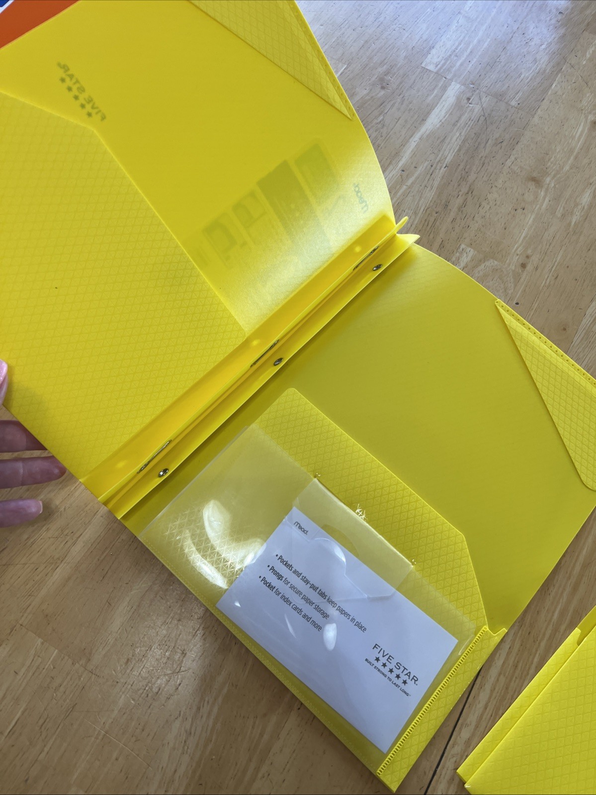 Mead Plastic Five Star Stay-Put 2-Pocket & 3-Prong Folder, Yellow (34609) (2)