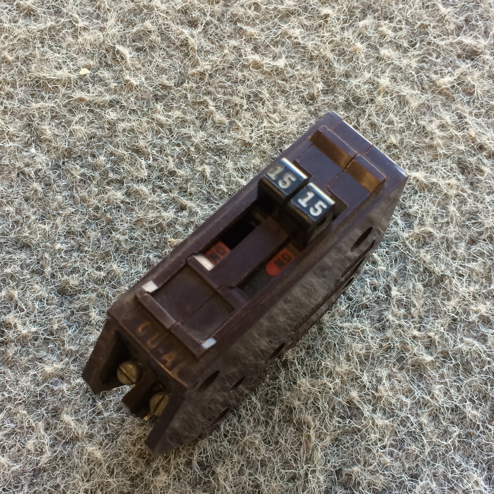 WADSWORTH B1515 A1515 TWIN BREAKER 1-POLE 15A & 1- POLE 15A WA1515 – Flaw –