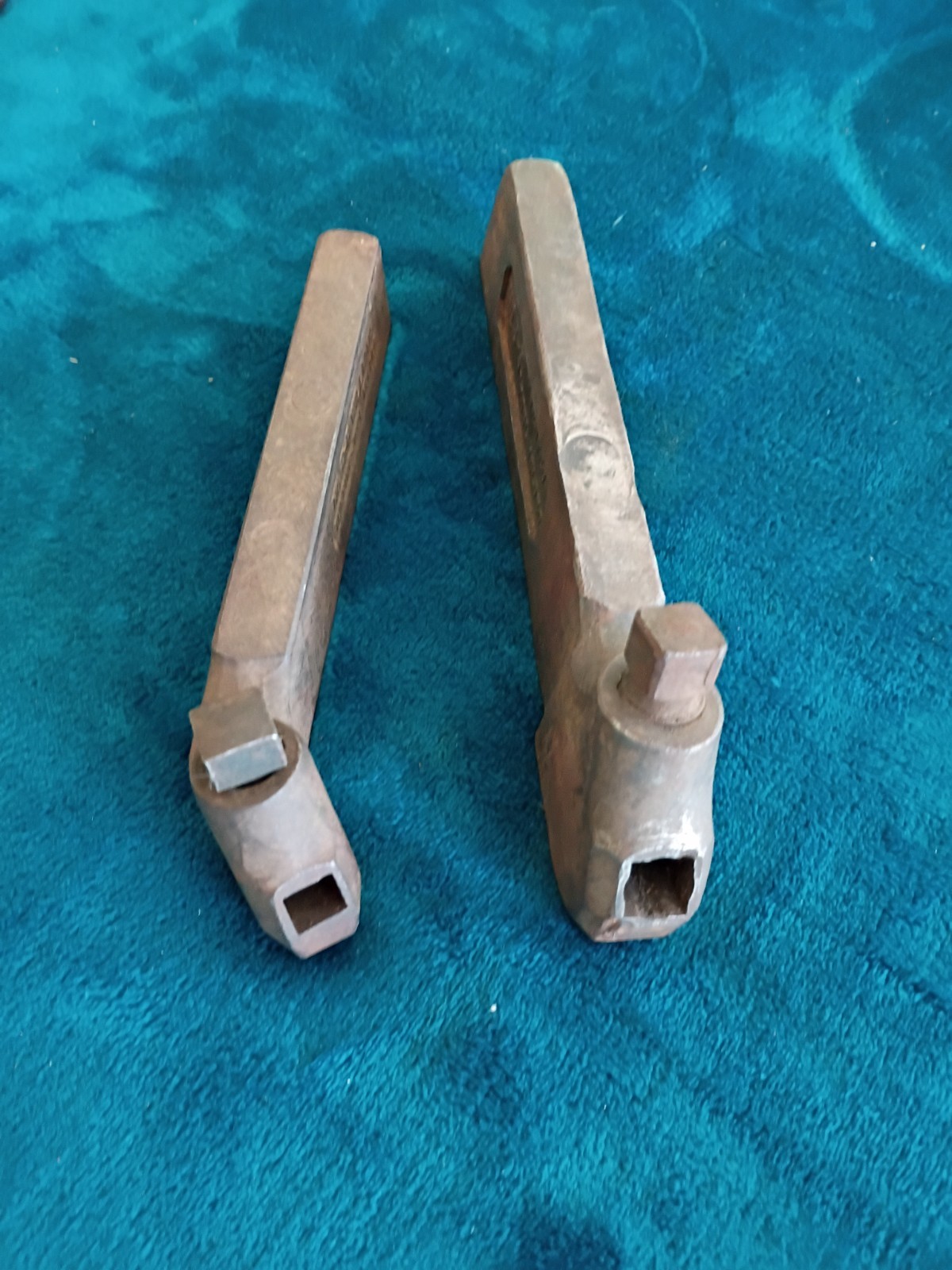 WILLIAMS No. 2-R TOOL HOLDER for ENGINE LATHE and 3-S Tool Holder Unknow Brand.