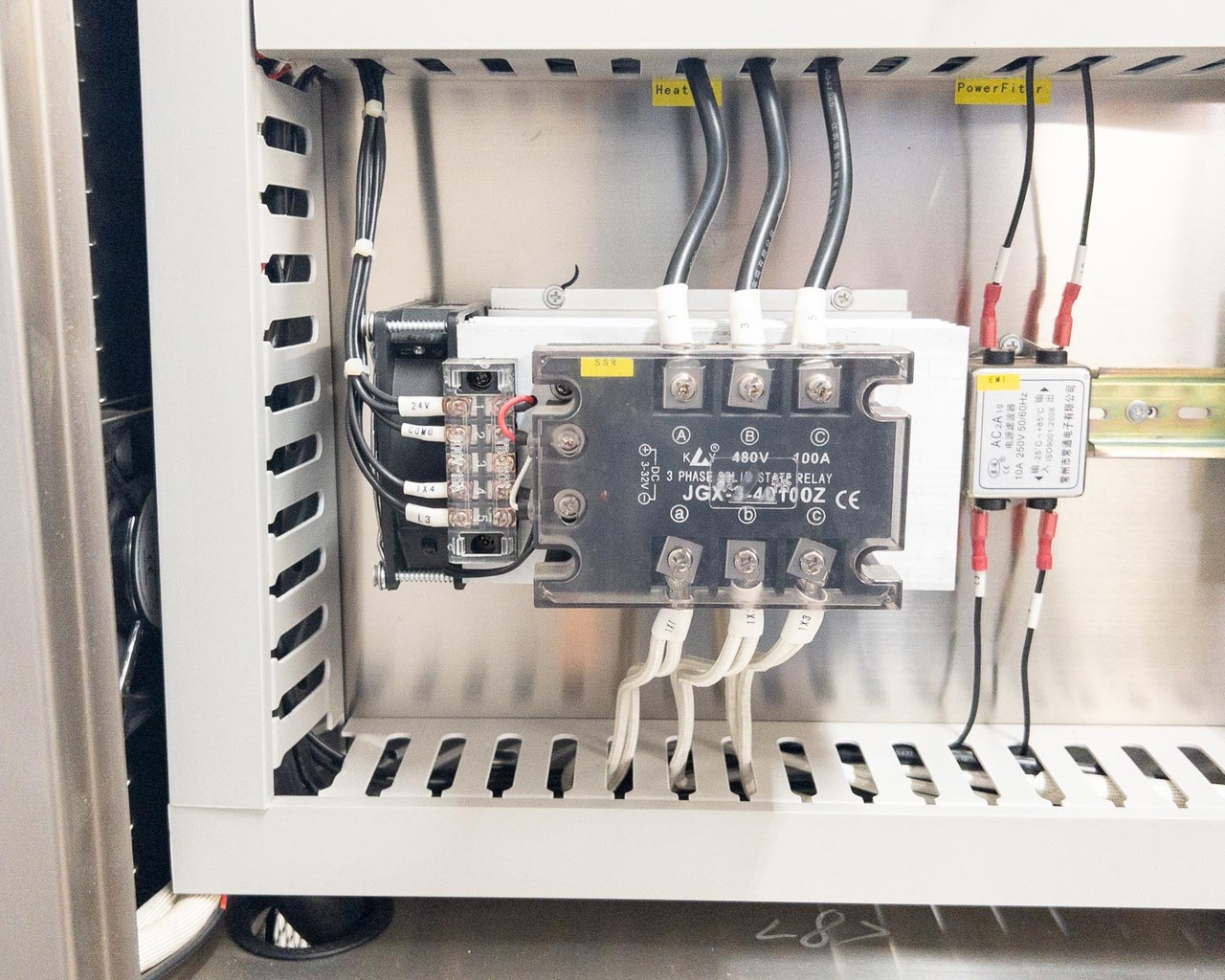 Lneya Sundi-1A15 Cooling Heating Chiller -10°C to 200°C 20kW 208V 3-Phase R404A