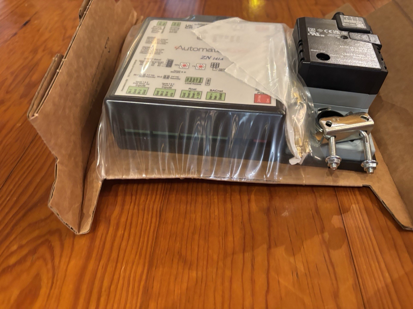 Automated Logic Zn141A Zone Controller and Belimo Actuator New In Box
