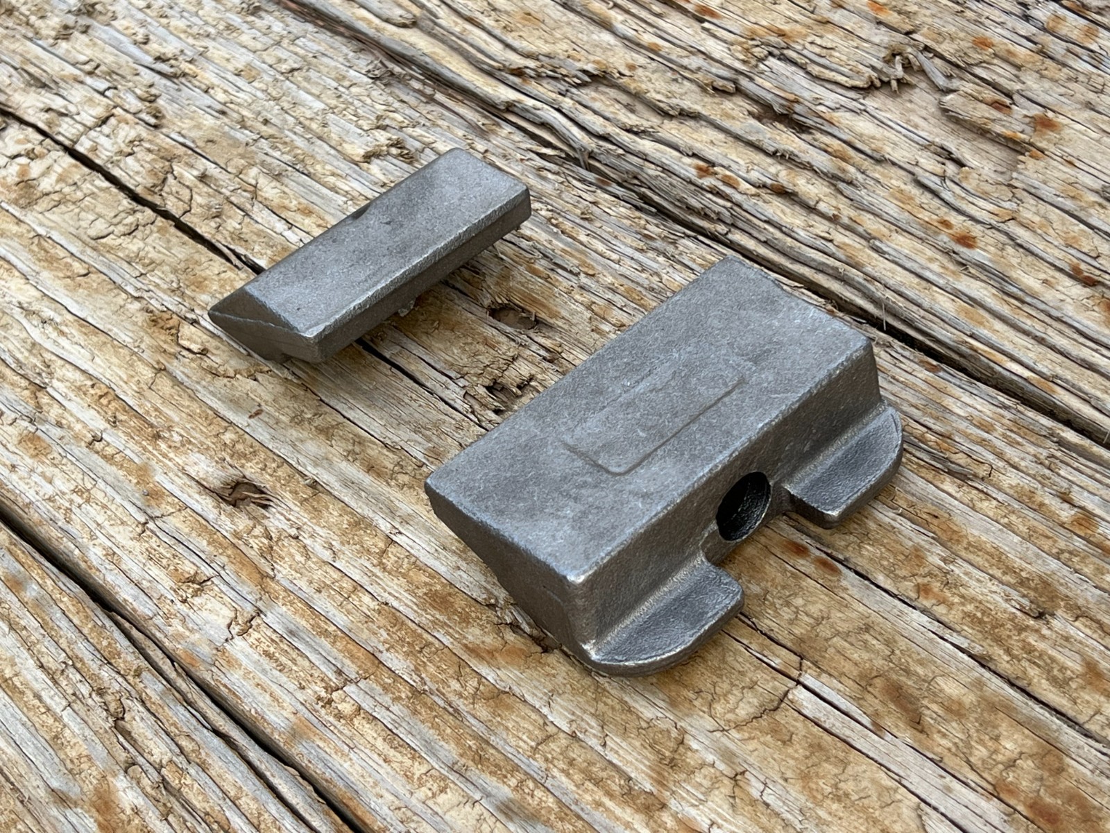 Class II Pallet Fork Blade Hook Set 4″ Fork Tine Top & Bottom Hooks Cast Steel