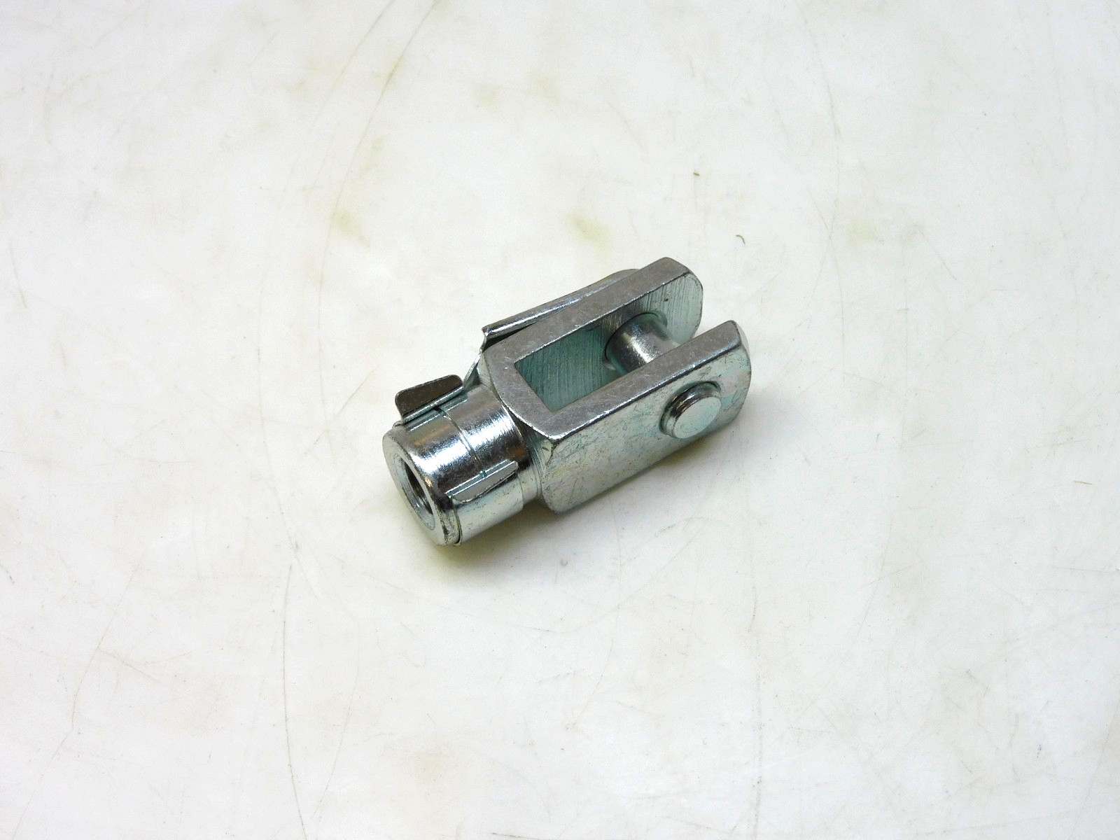 NO NAME ROD END CLEVIS 3/8-24 RH THREADS 3/8″ PIN