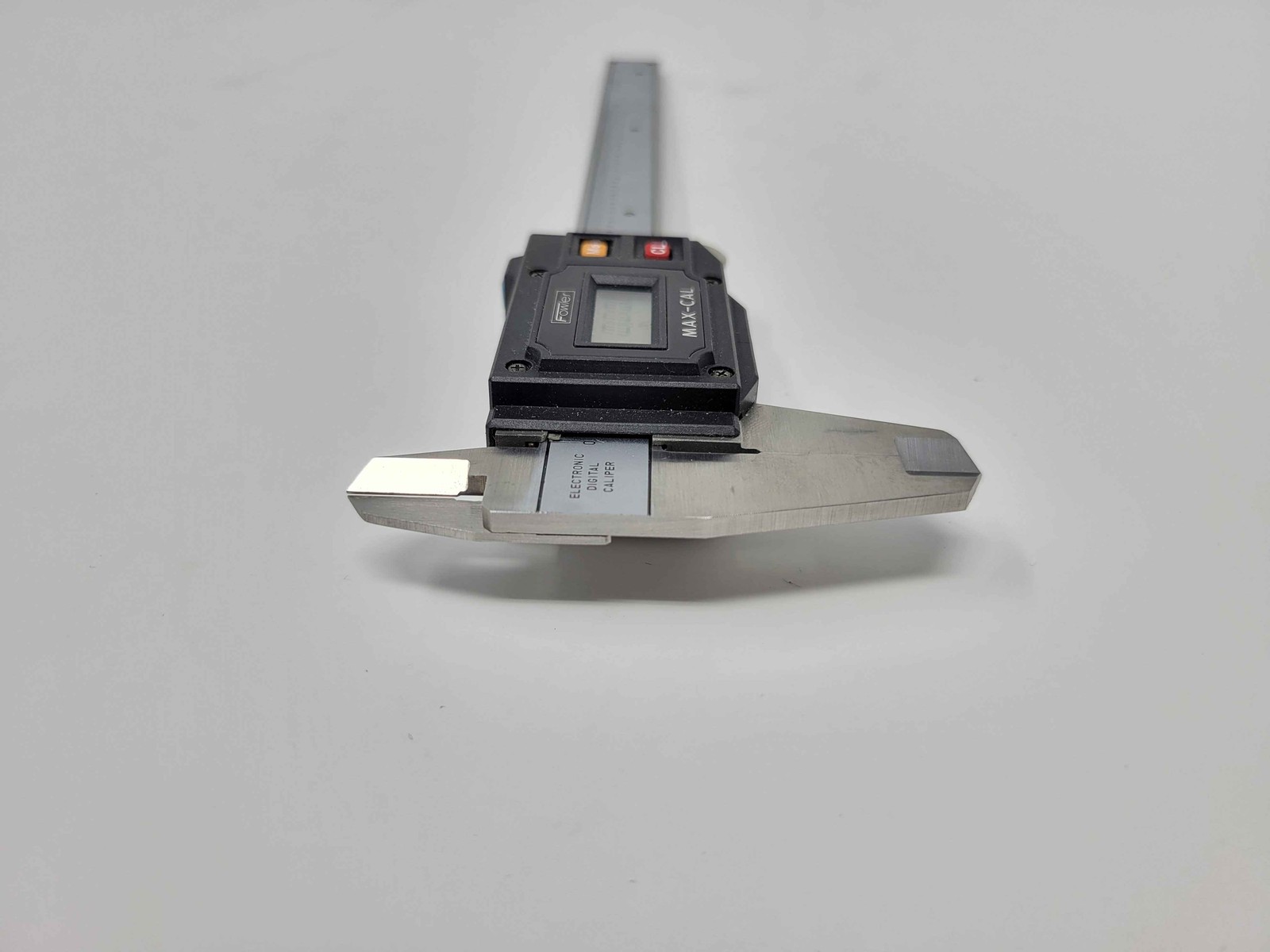 Fowler MAX-CAL Digital Caliper 0-6 in, 0.0005 in Resolution w/ Case