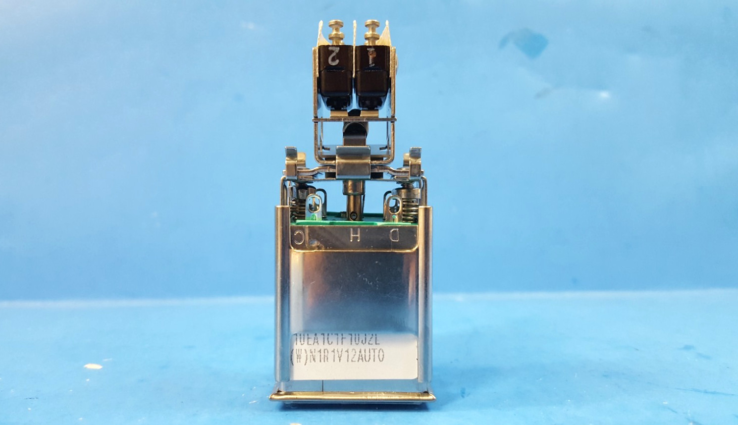 ONE-Indicating Switch, EATON, DPDT, 10EA1C1F10J2L(W)N1R1V12 Auto, w/ microswitch