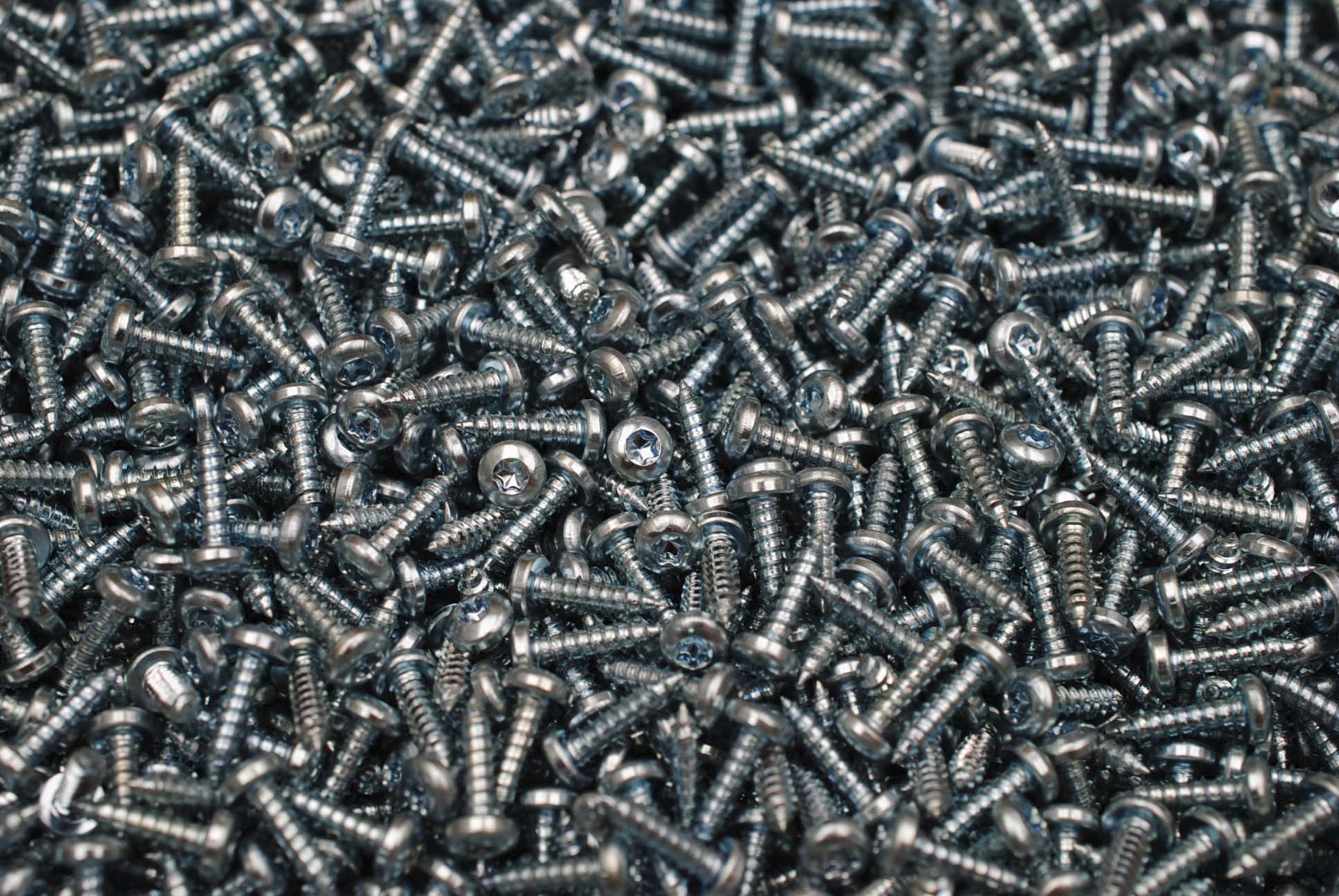 (2000) Torx Pan Head 6 x 1/2 Type AB Zinc Plated Sheet Metal Screw SMS