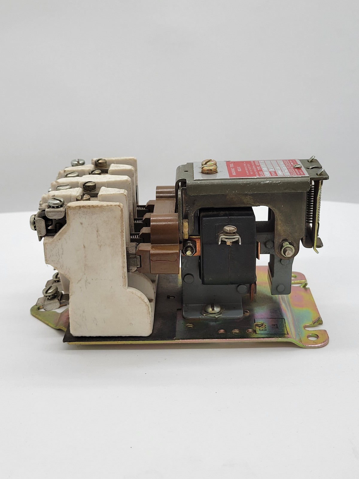 Square D 501 BH0-31 Machine Tool Relay 15A 4P 600V Series A 120/110V Coil