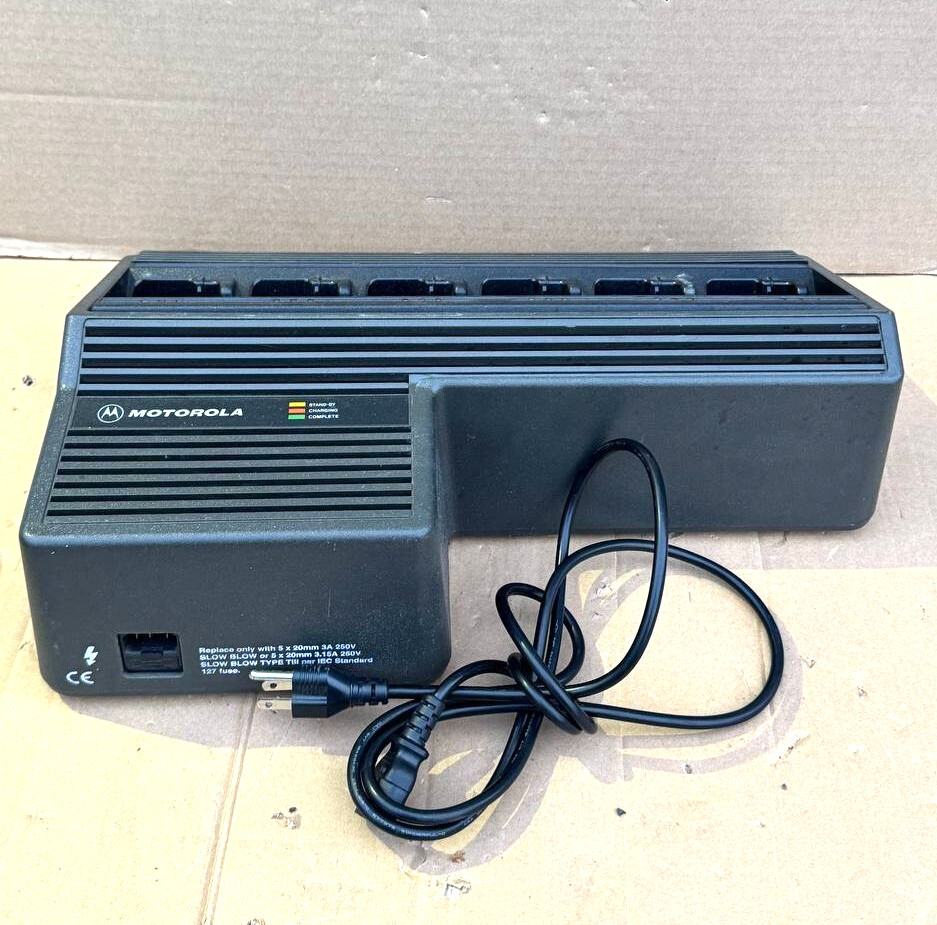 Motorola 6-Bay Radio Battery Charger NTN1177C