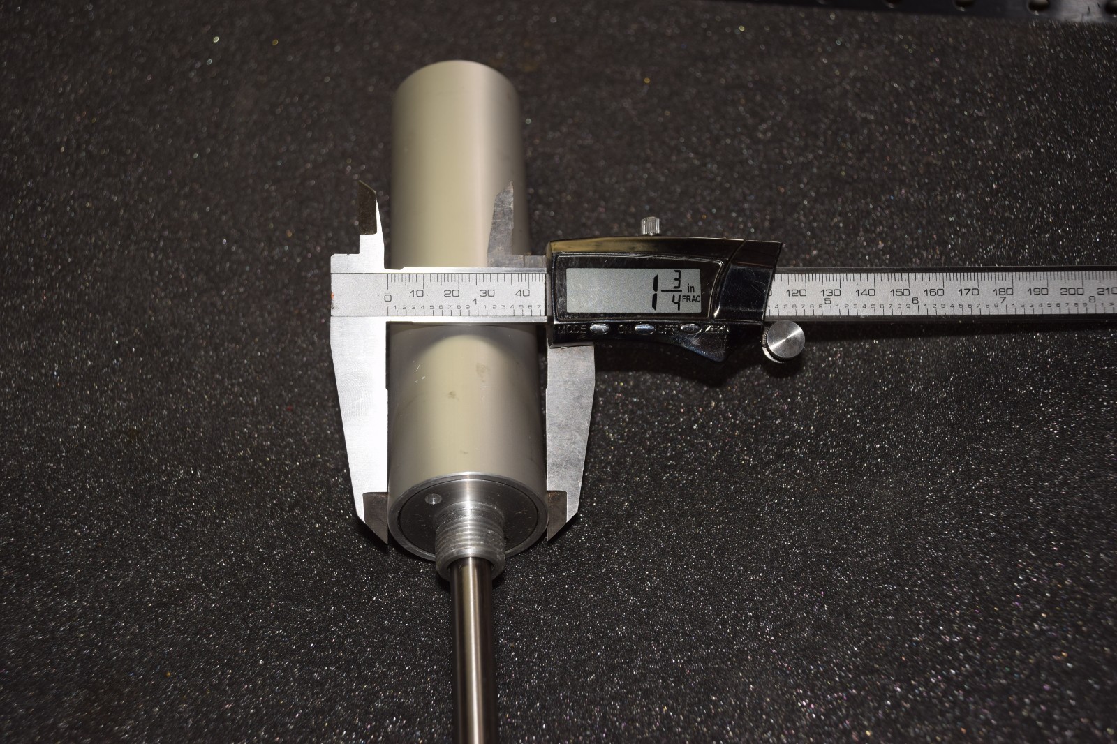 PNEUMATIC CYLINDER 7/16″ SHAFT 4″ STROKE 1-3/4″ BODY NO NAME NEW