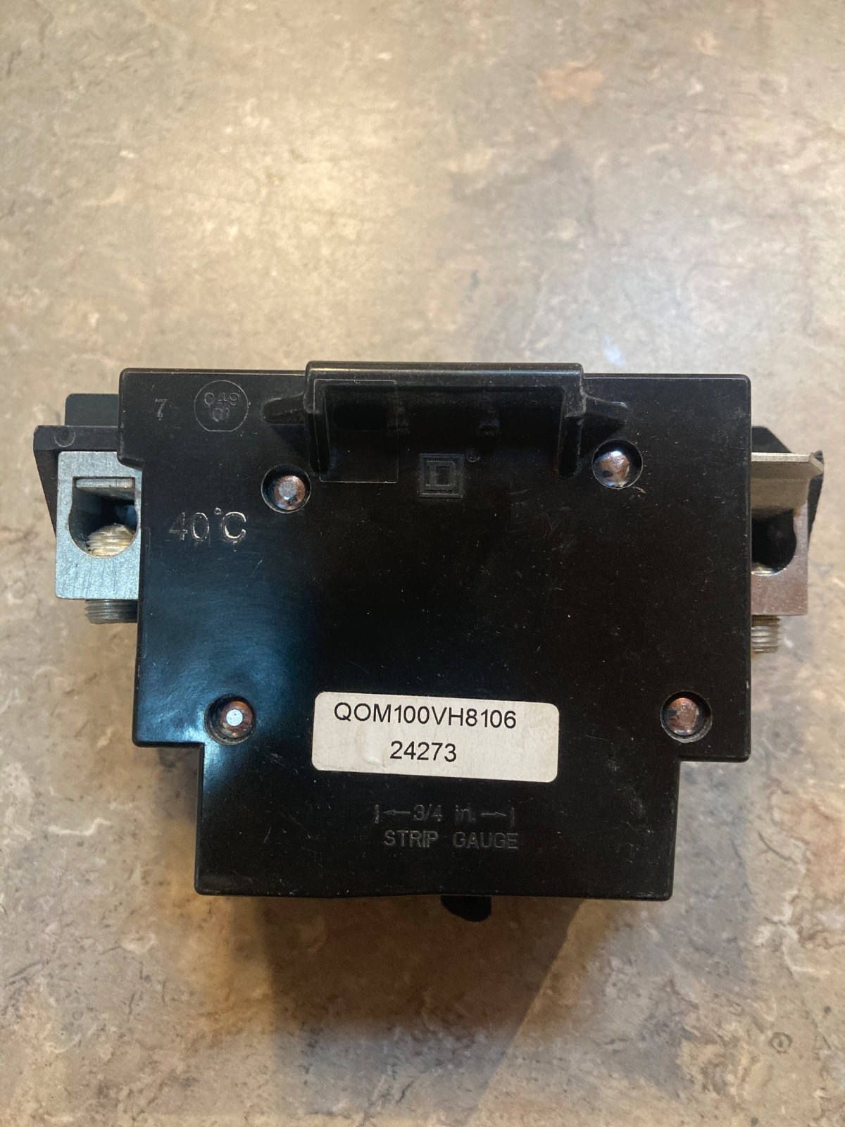 Square D QOM100VH8106 2 Pole 100 Amp Type QOM1 Bolt On Circuit Breaker 100A 2P