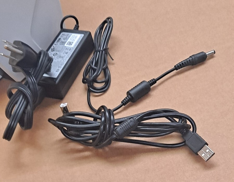 Fujitsu fi-6130Z Scanner. PN: PA03630 PARTS ONLY includes AC Adapter