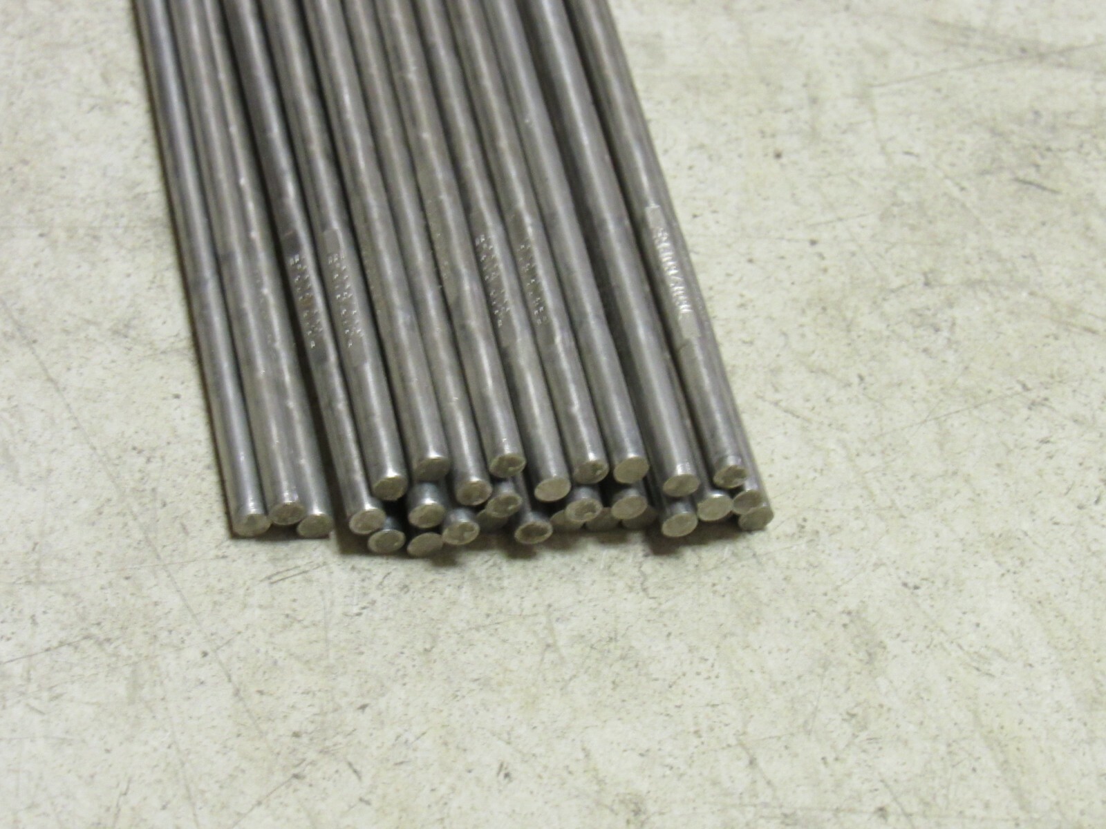 NEW 30PCS 6.8LBS NO NAME WELDING ROD ER308/308L 5/32″ X 39″