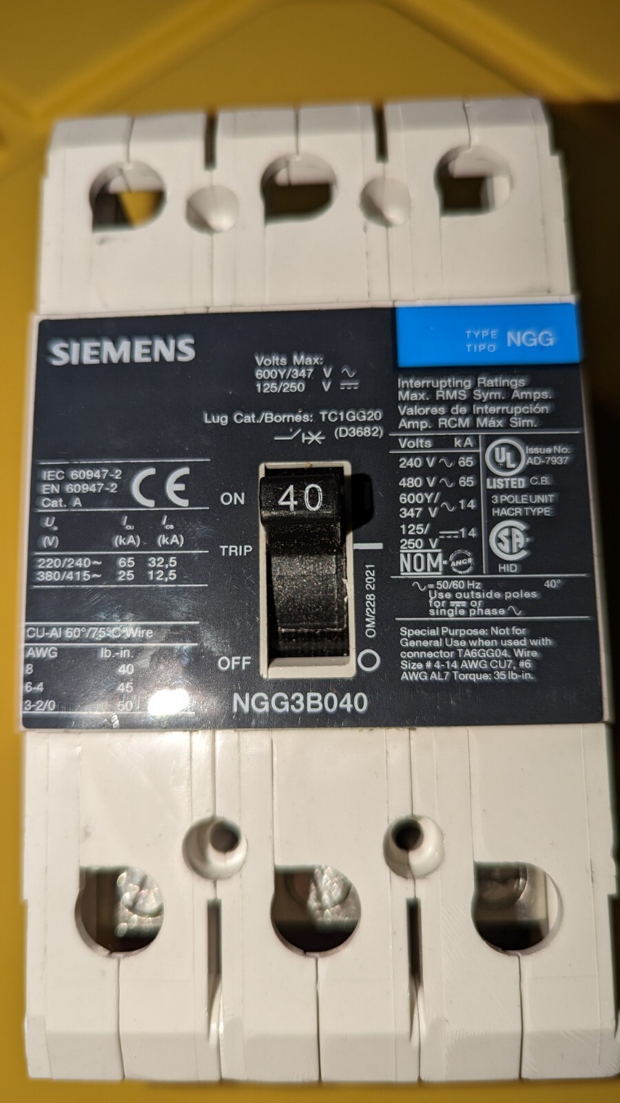 SIEMENS NGG3B040 CIRCUIT BREAKER, 3P, 40A, 600VAC/250VDC new other…see details