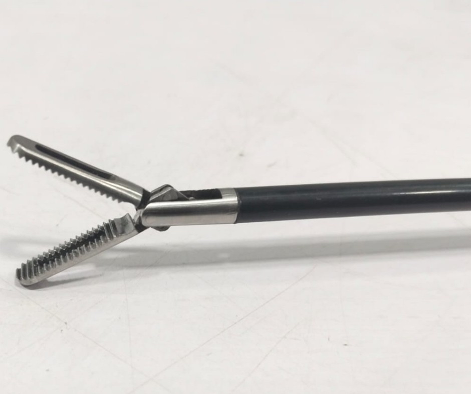 1PCS Laparoscopic Fenestrated Jaw Grasper 5mmx330mm For Surgical Instruments CE