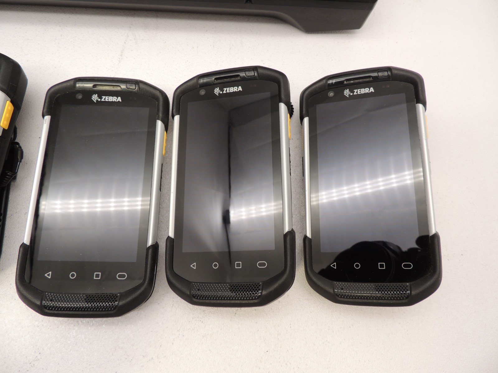 LOT OF 6 Zebra TC720L -0ME24B0-NA TC72 Mobile Android 11 w/Charger & Batteries