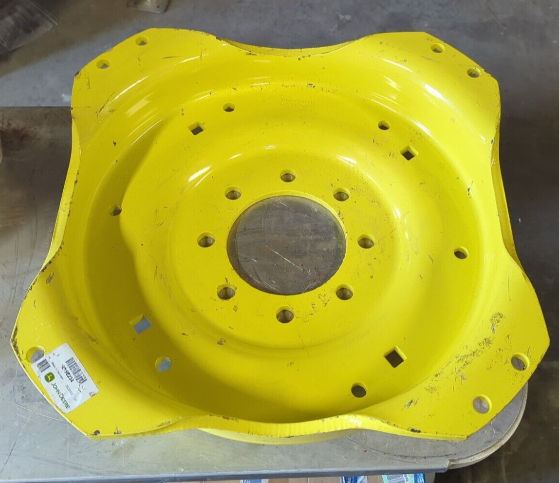 John Deere Center-rear Wheel 30″ L155234 – Moveero 81751