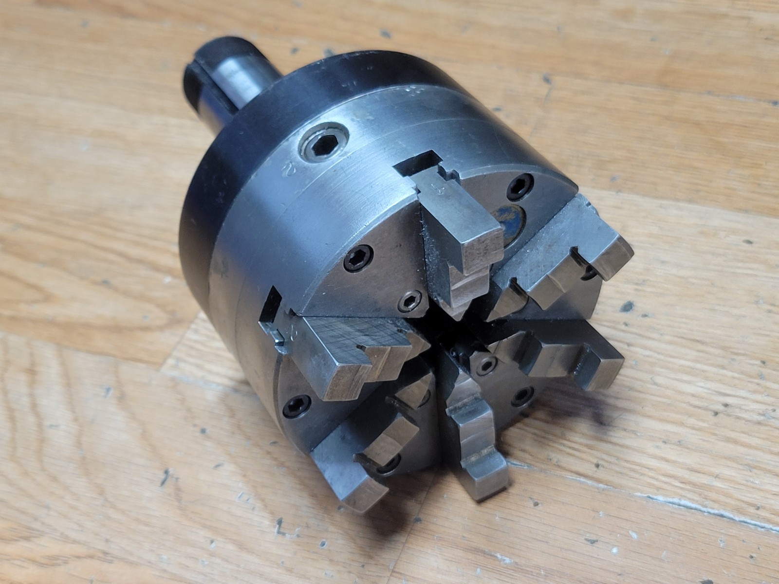 BUCK CHUCK SET TRU 4″ 6 JAW W/ 5C COLLET MOUNT