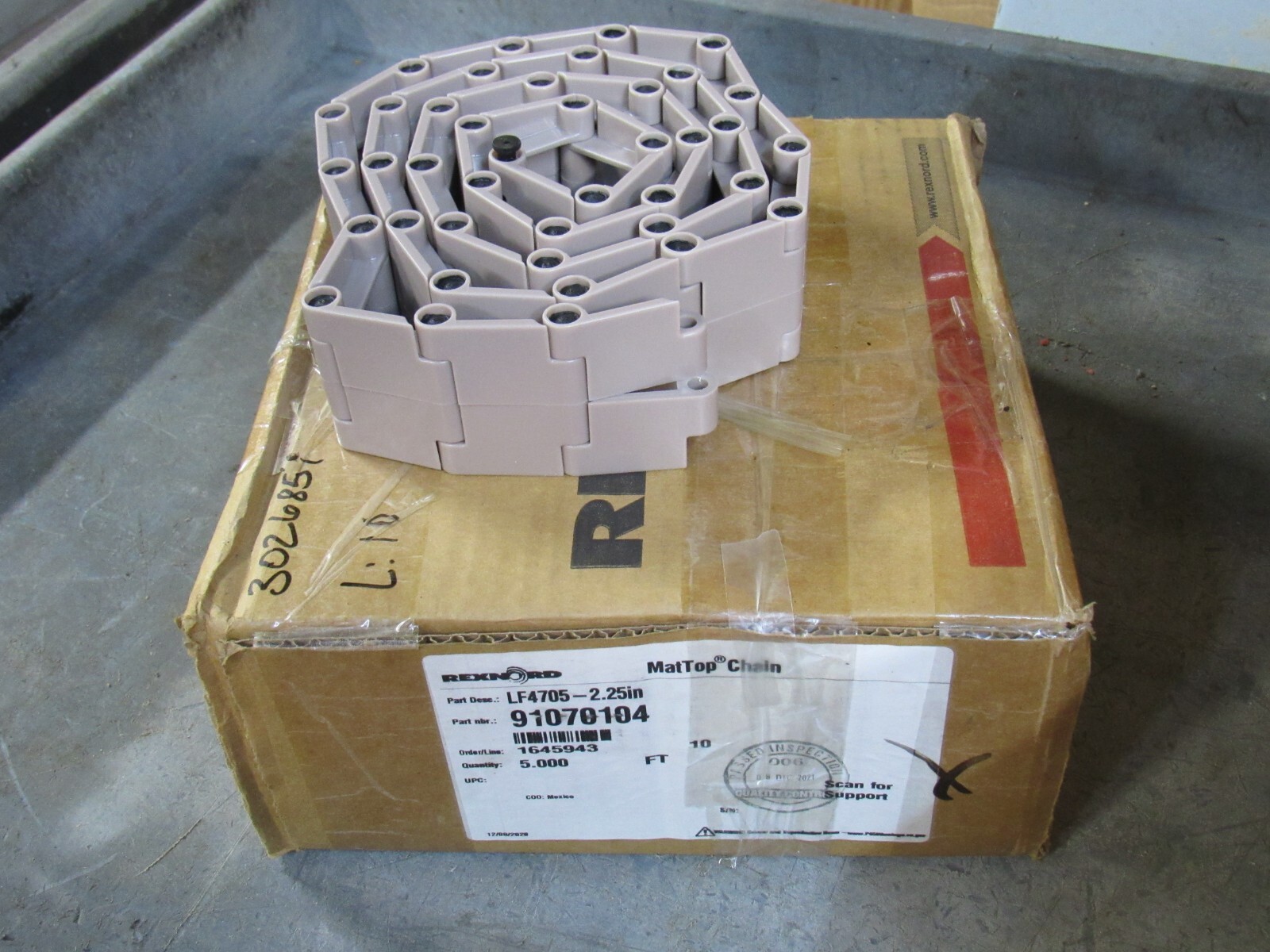NEW REXNORD MAT TOP CHAIN LF4705-2.25IN 91070104 2-1/4″W 5FT