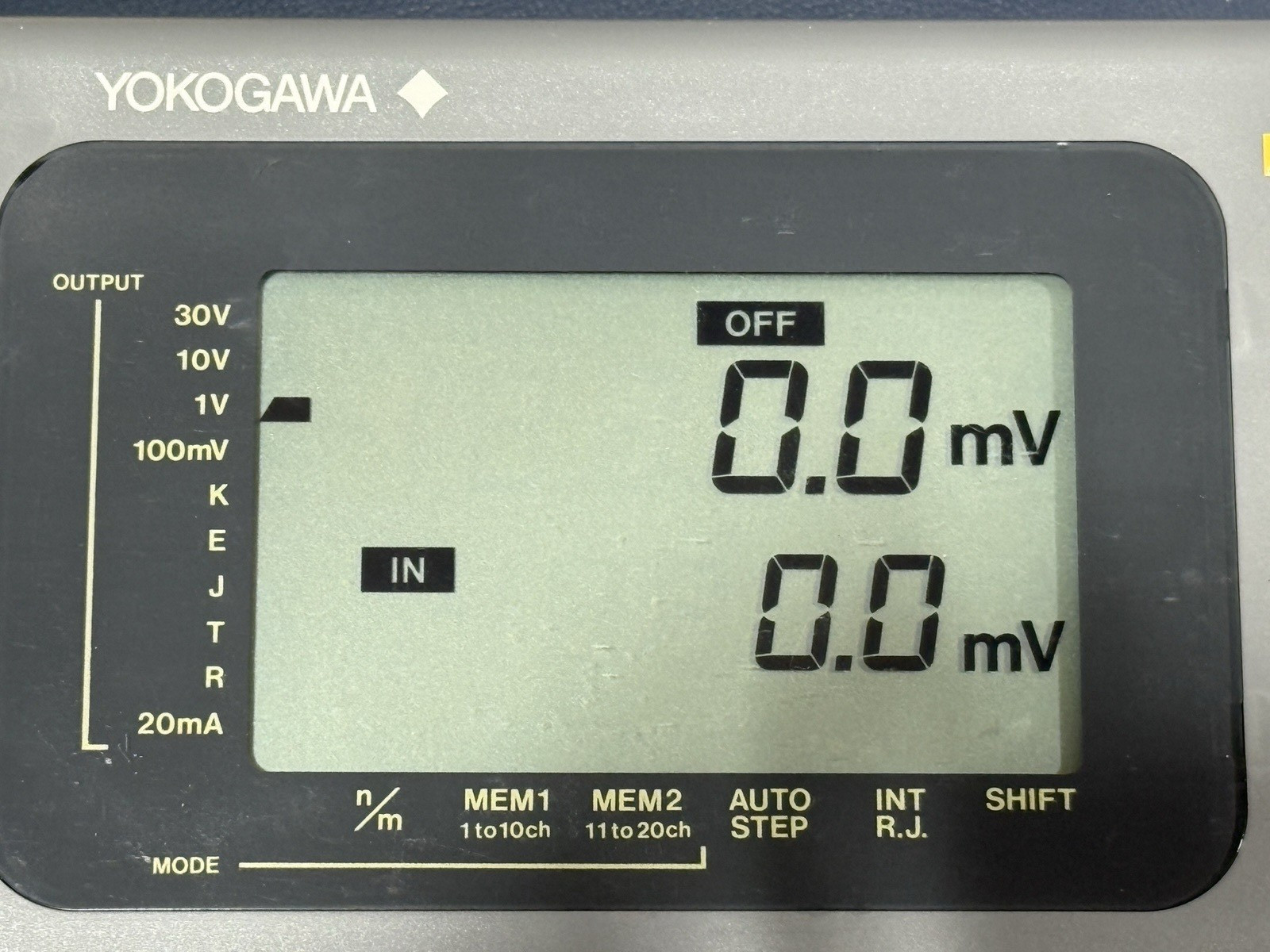 Yokogawa 2422 Portable Calibrator Multifunction Current Calibrator 242201 1999