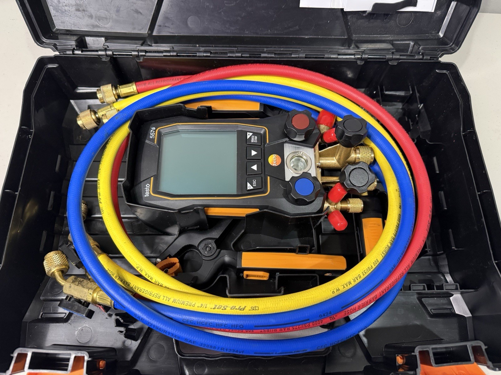 Testo 557s Smart Digital Manifold Kit w/ Hoses & Wireless Probes- Barely Used