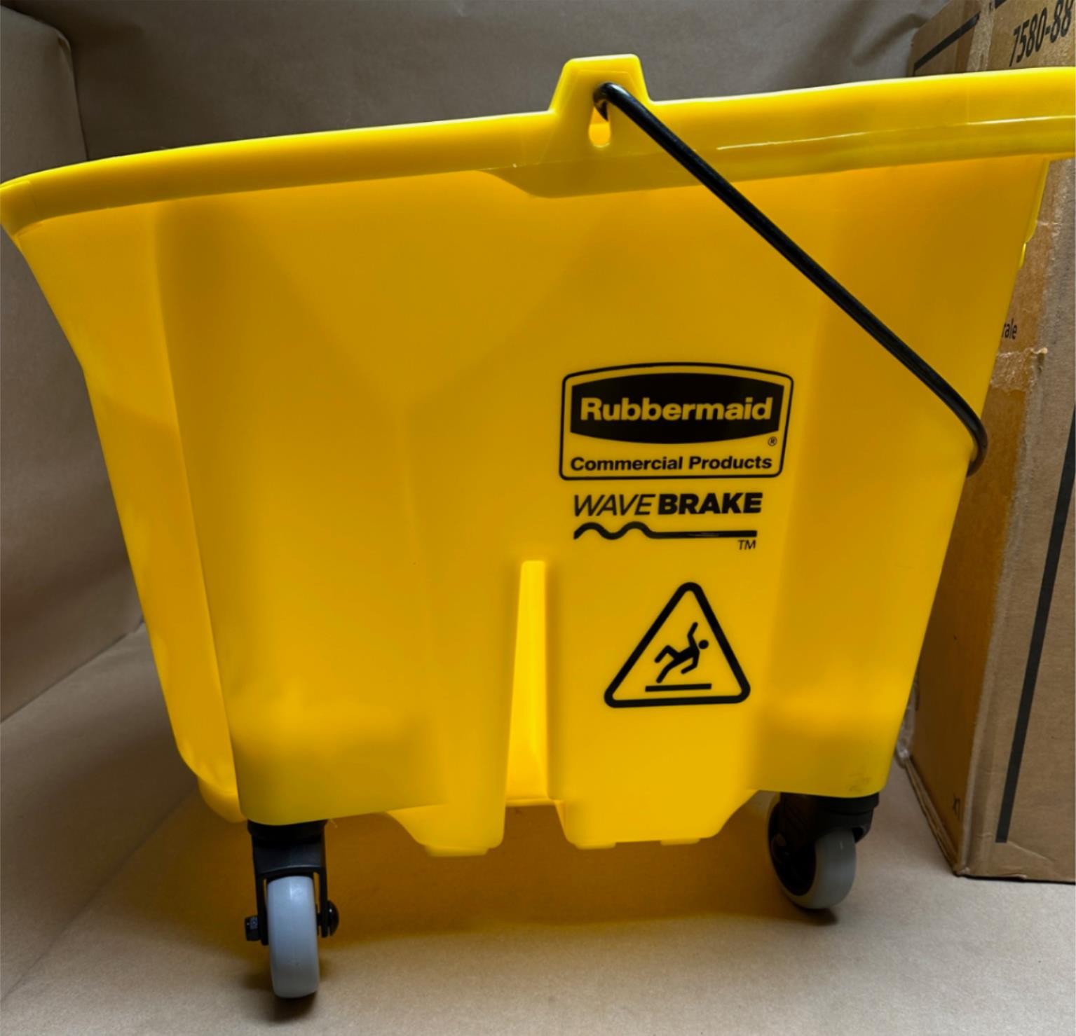 Rubbermaid Wave Brake 35 Qt Yellow Combo Mop Bucket and Wringer FG758088YEL