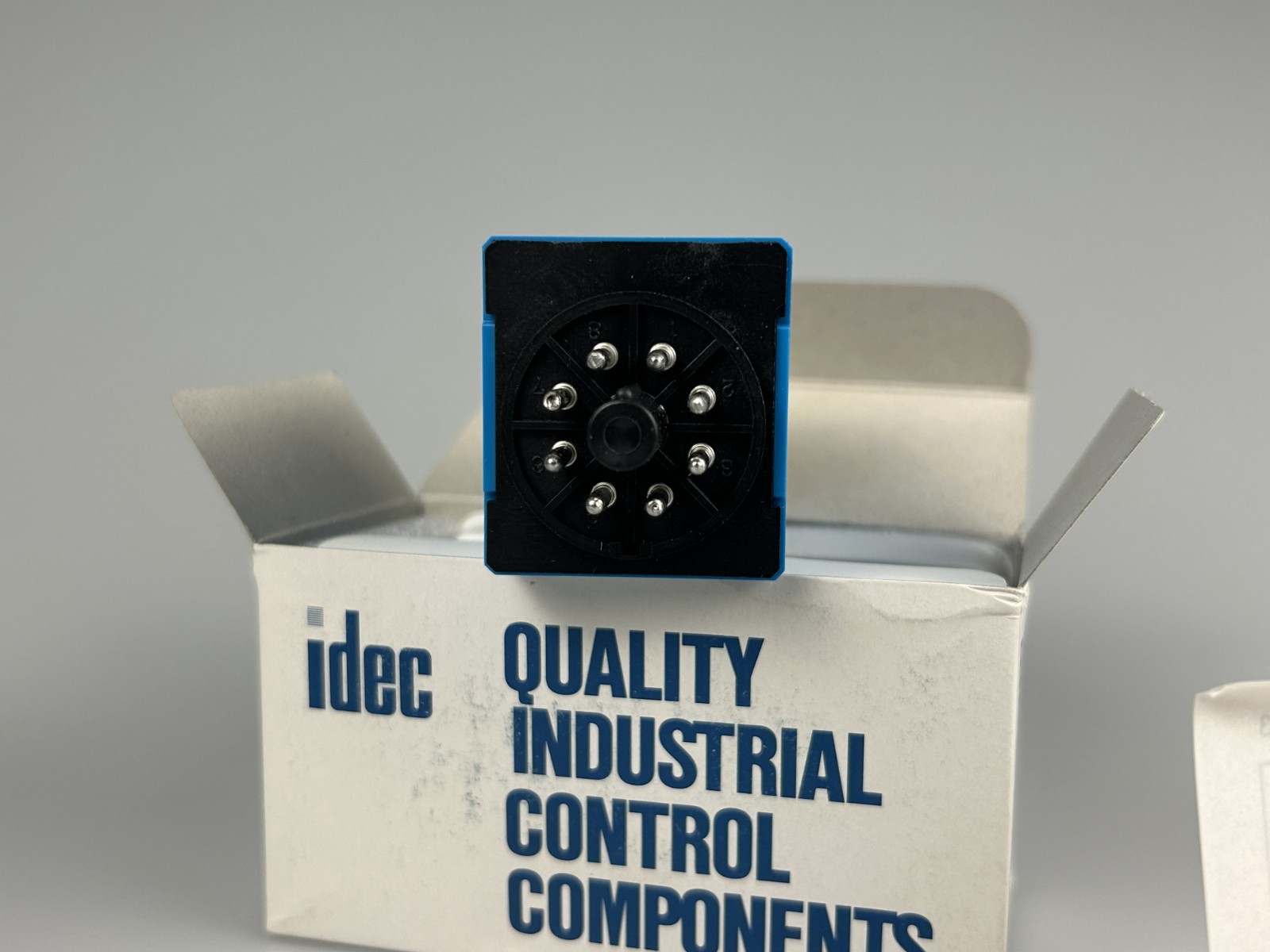 Idec RTE P-11 Electronic Timer Relay 24VAC/24VDC 10A rating 8-pin New Old Stock