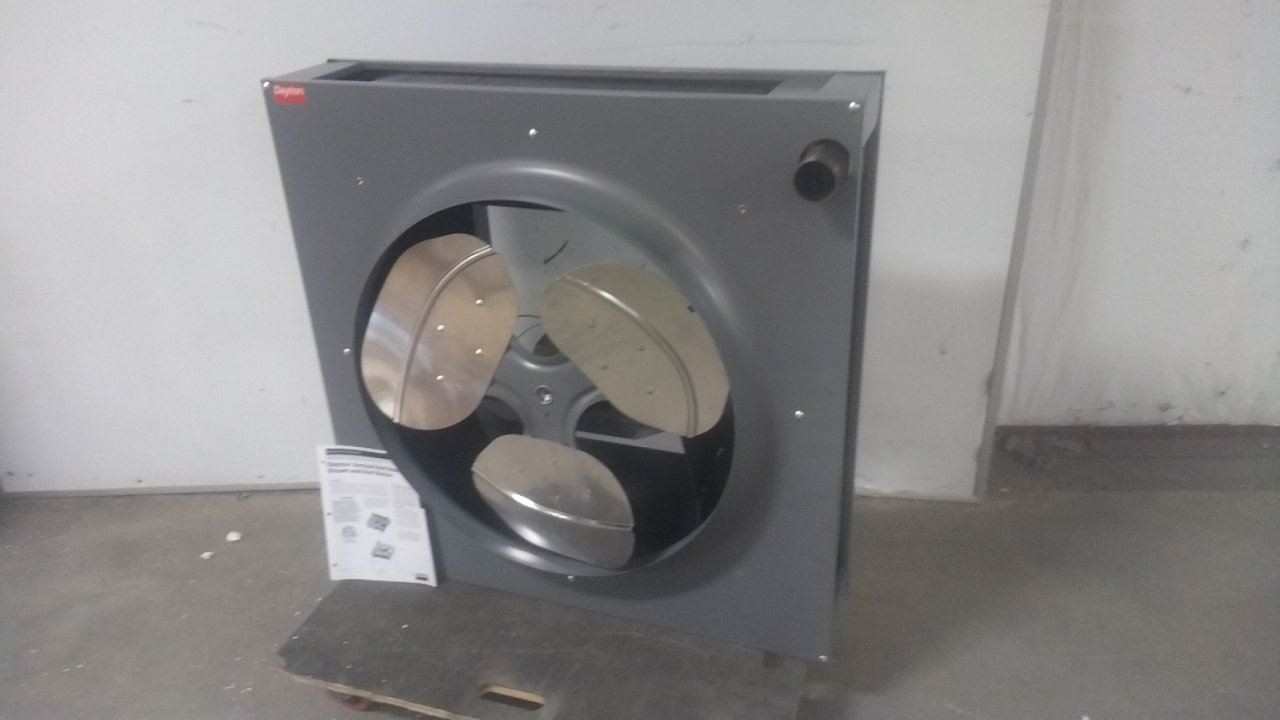Dayton 5PV59 4180 CFM 120VAC 249,800 BtuH Hydronic Wall and Ceiling Unit Heater