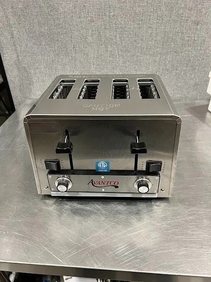 Avantco Medium-Duty Bread/Bagel Switch 4-Slice Toaster – 240V