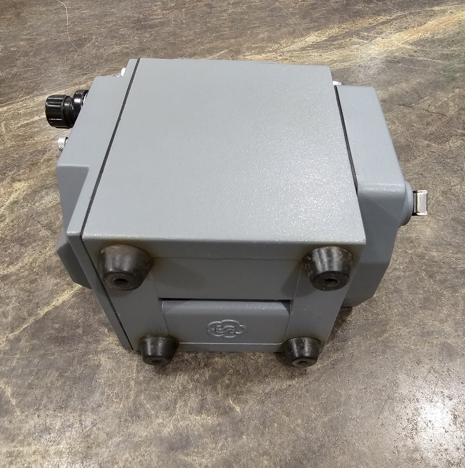 UEI IRT10 Insulation Resistant Tester 1000V 0-1000MΩ IRT 10