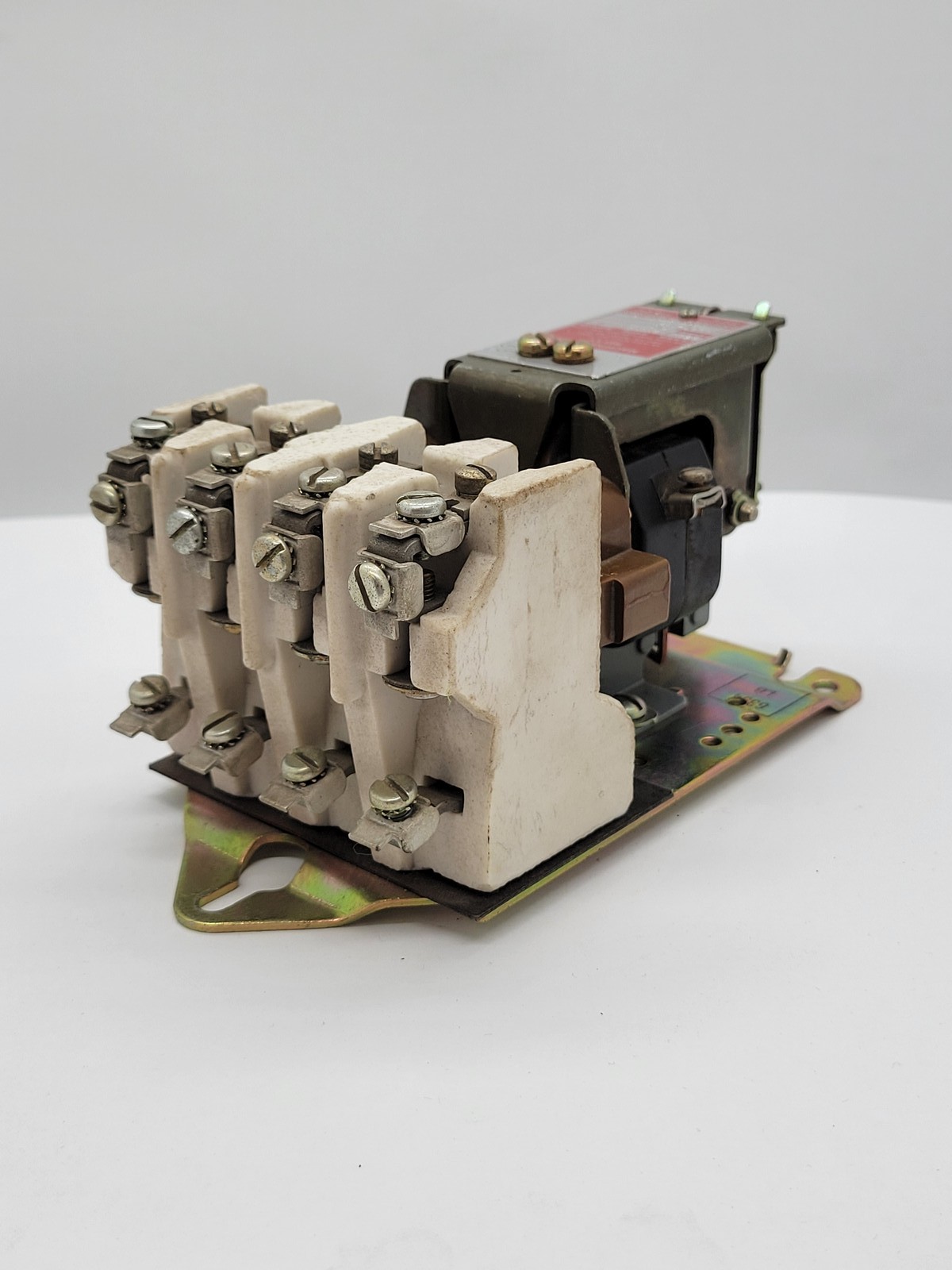 Square D 501 BH0-31 Machine Tool Relay 15A 4P 600V Series A 120/110V Coil