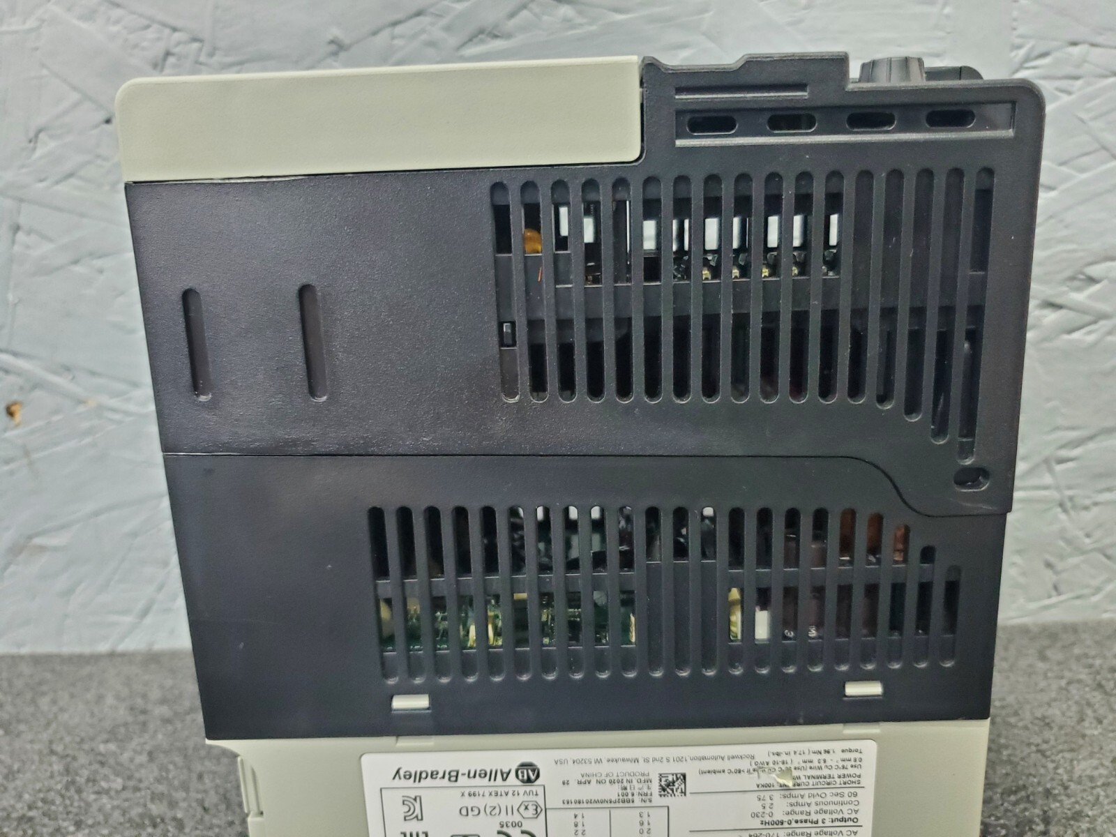 25B-B2P5N104 Allen Bradley PowerFlex 525 AC Drive 0.4kW 0.5Hp