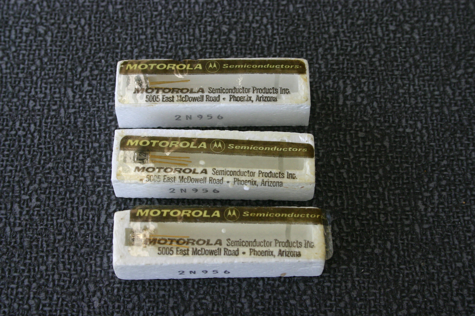 3 Pieces Motorola 2N956 NPN Transistors Gold Pins T0-18 NOS US Seller!