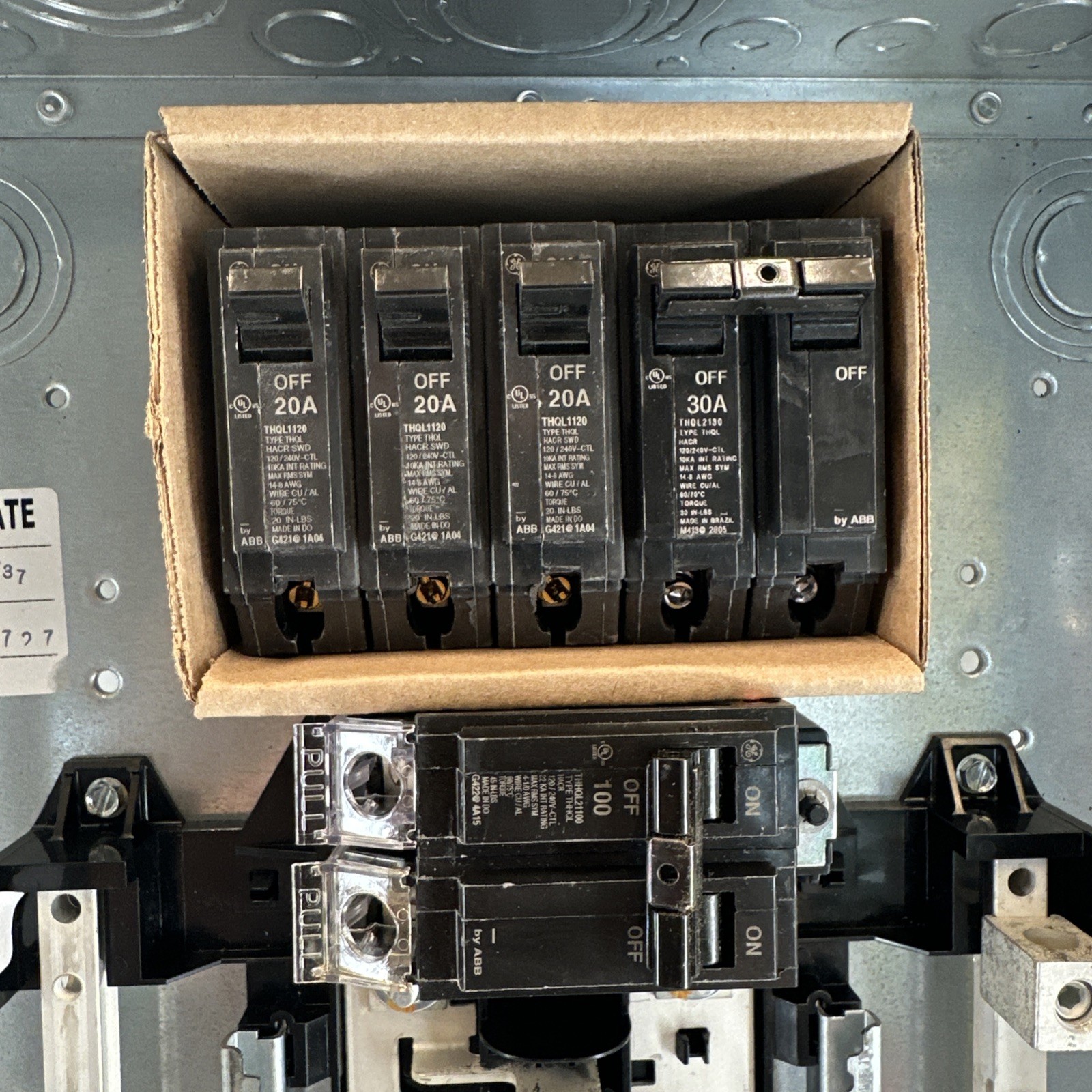 GE 100 Amp 20-Space 20-Circuit Main Breaker Indoor Contractor Kit TM2010CCUBK1