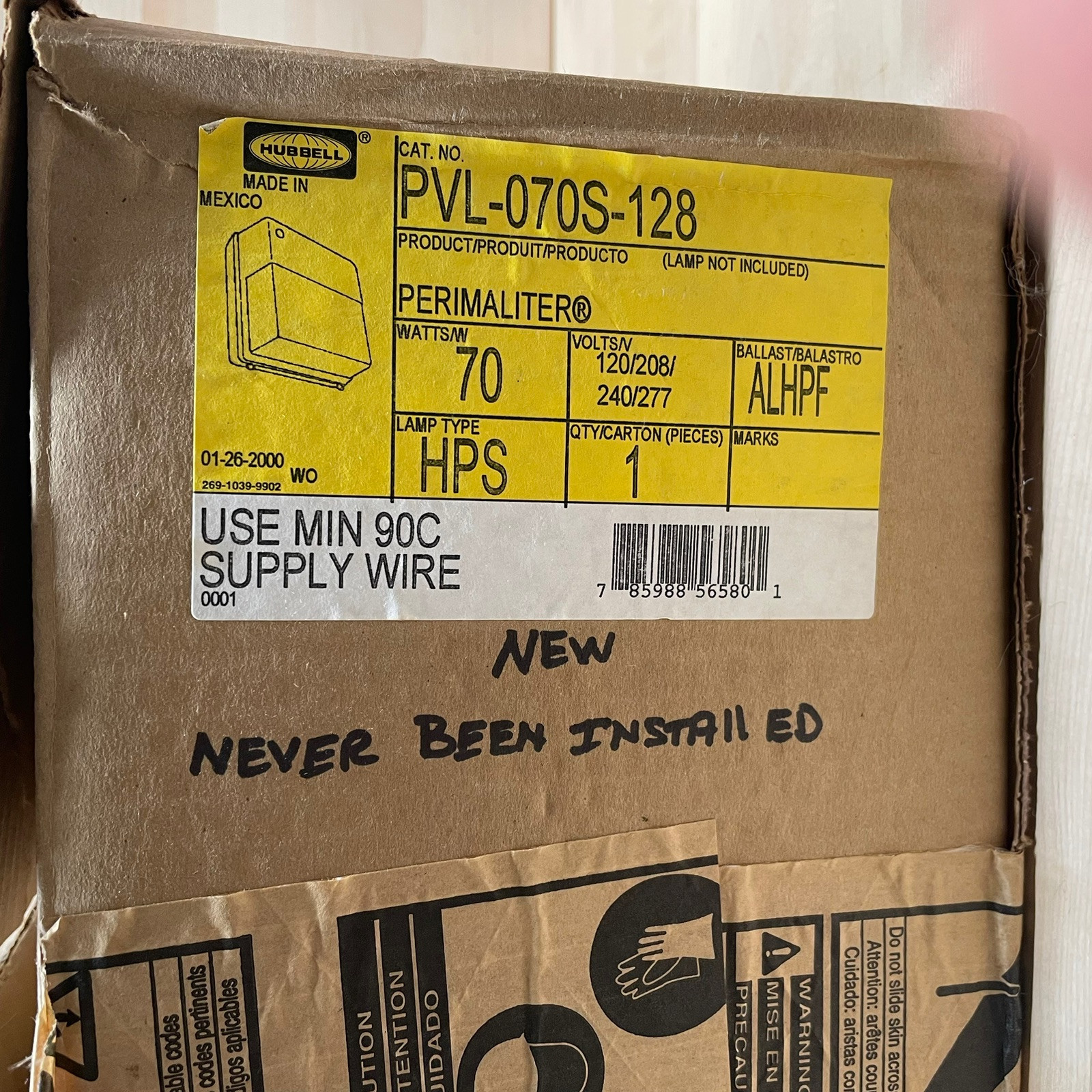 Hubbell Outdoor Light PVL-150S-128 Fixture 70W Perimaliter 120-277 Volts NOS