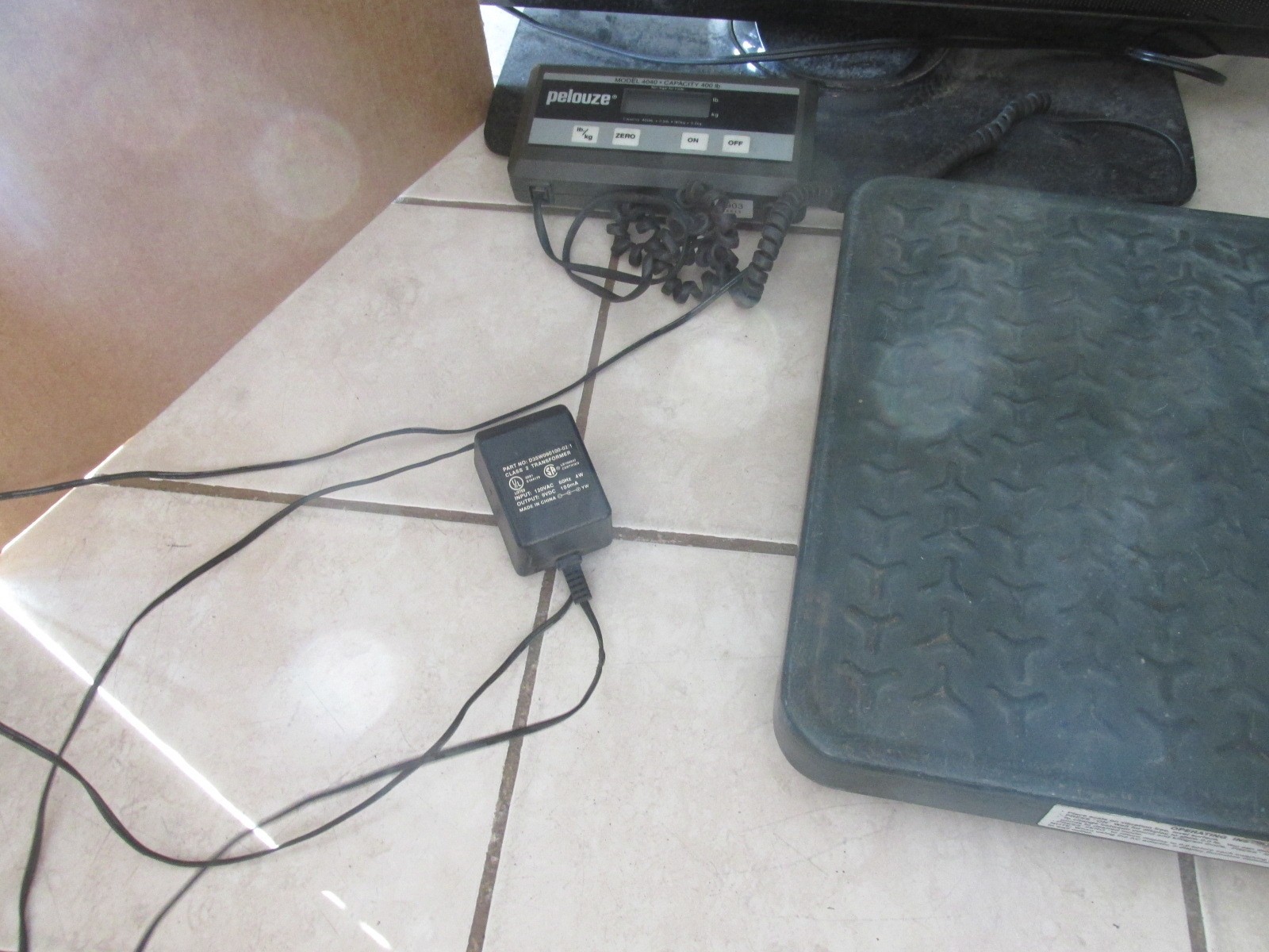 Pelouze 4040 Digital Shipping Scale, 400lb x 0.5lb / 180kg x 0.2kg Capacity