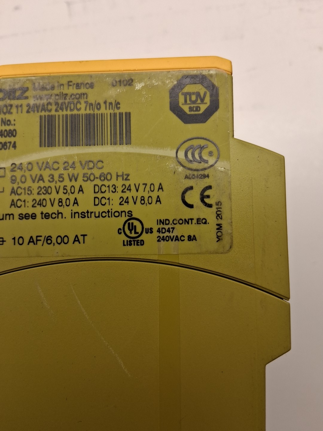 PILZ – SAFETY RELAY PNOZ 11 — 774080 — 24AC/DC 7 x Safety Contacts 1 x Aux