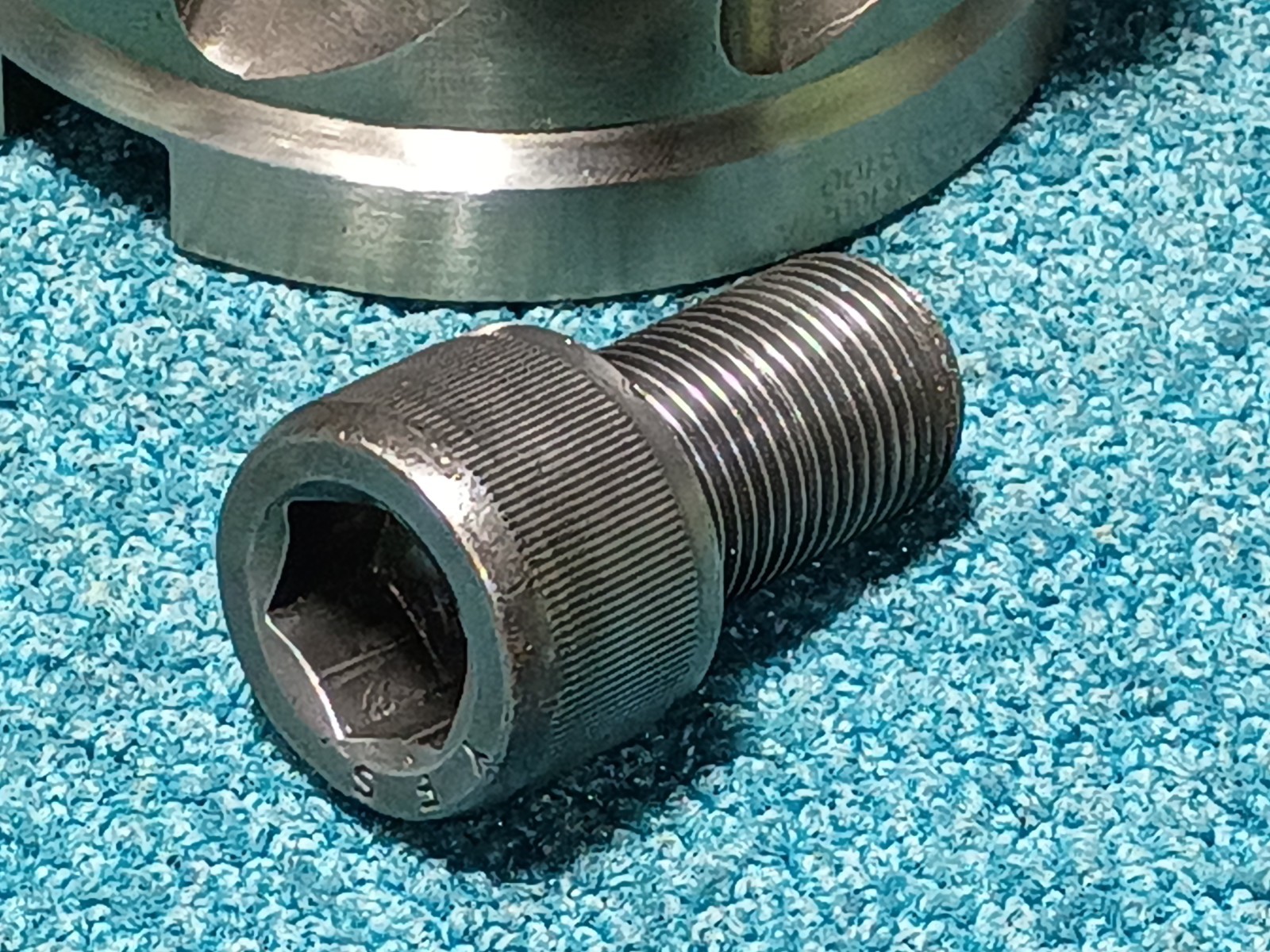 Seco R220.21-4.00-R160.7A 4″ Facemill 7 Pocket W/Inserts 1.5″ Arbor & Allen Bolt