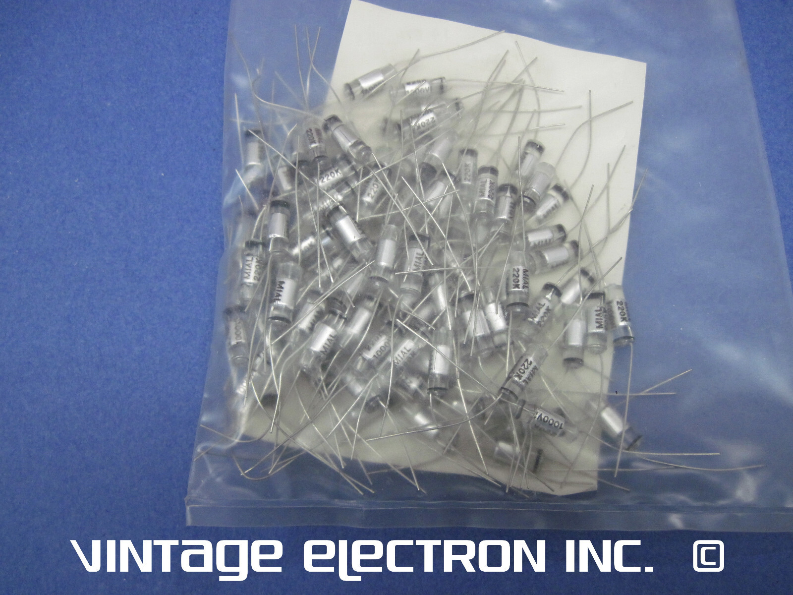 (100) MIAL Axial Lead Polystyrene Capacitors: 220pF 10% 1000V (Italy) FREE SHIP