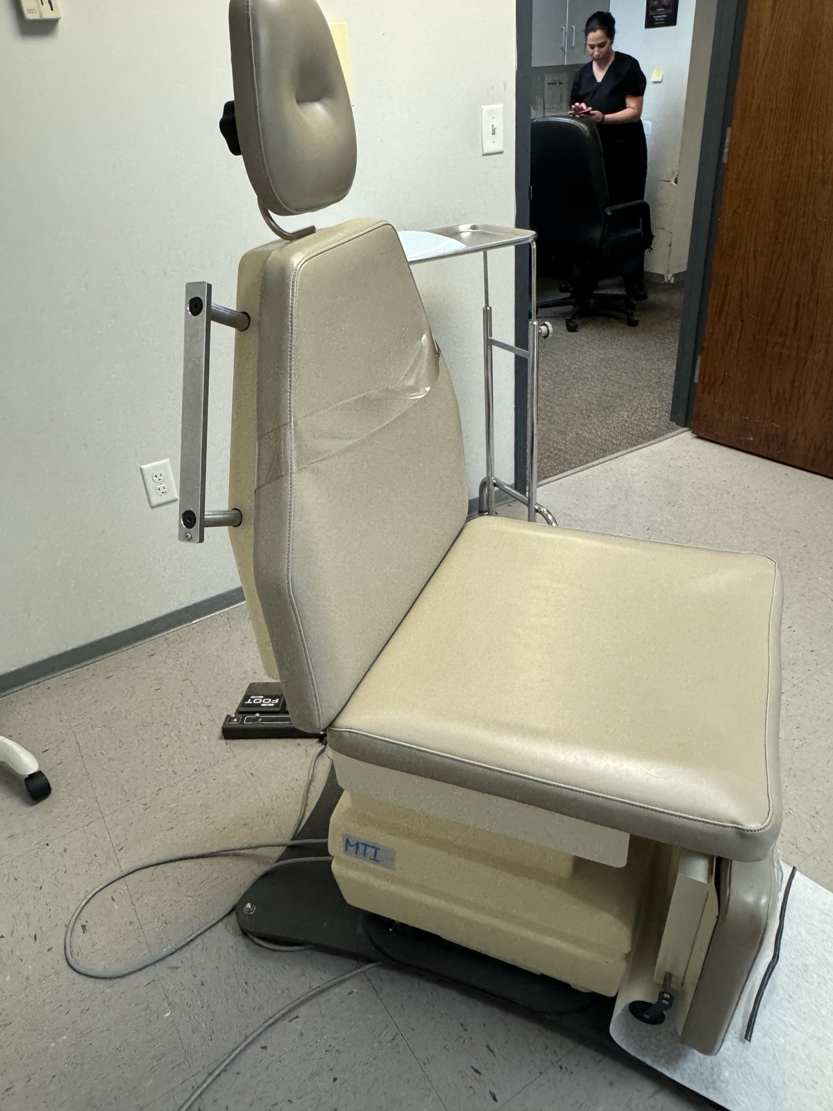 MTI 429 quad motor power medical Examination chairs/tables  22 ” wide