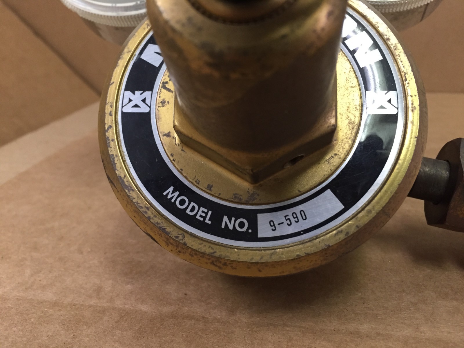 Matheson 9-590 Gas Pressure Regulator 3000 PSI w/ 63-3142 & 63-3133 Gauges