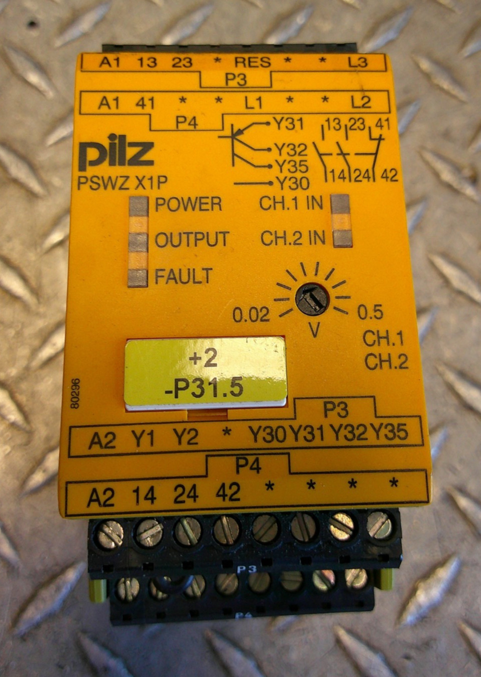 Pilz 777949 Specialized Stand-still Safety Monitoring Relay