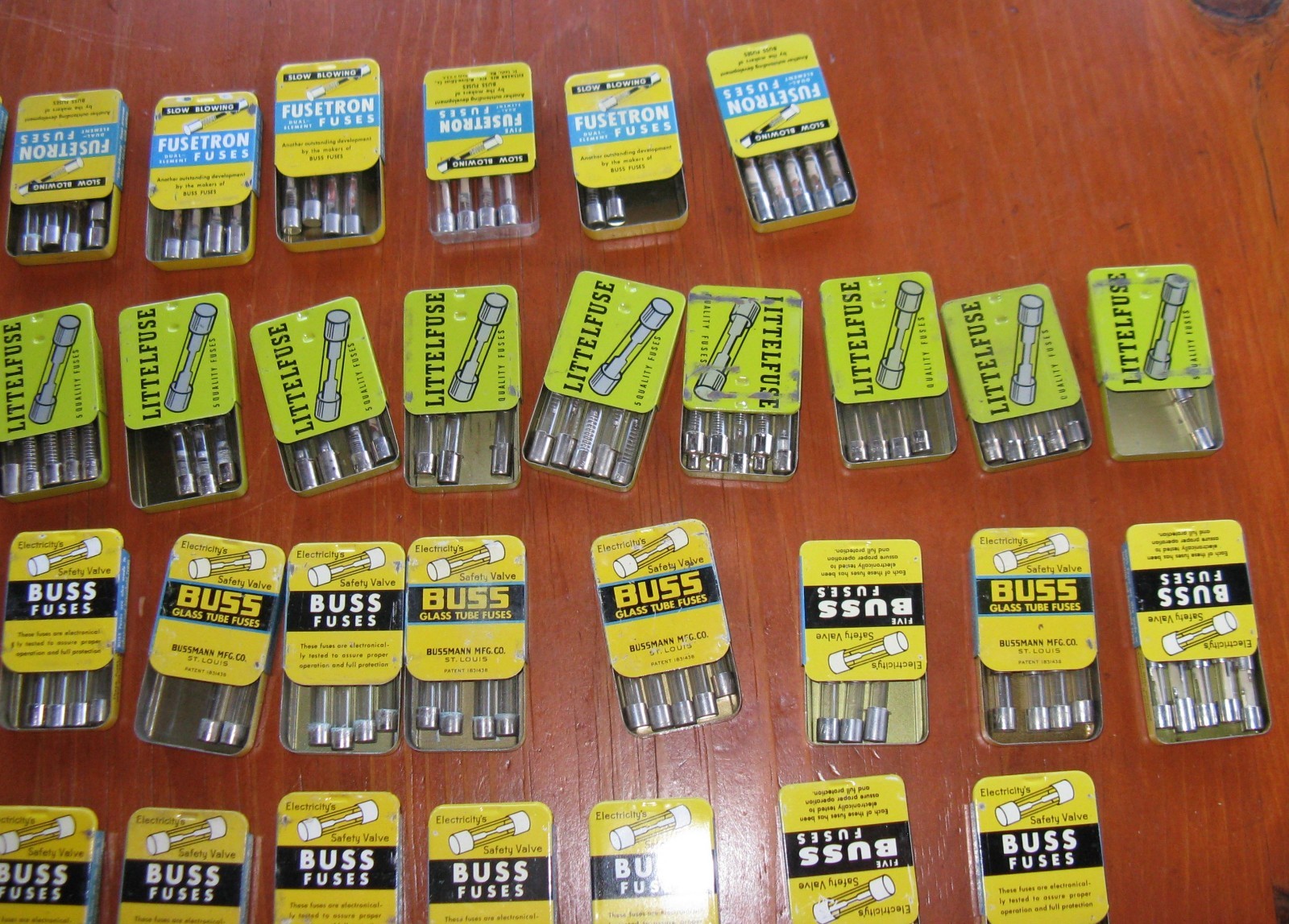 Huge Lot Vintage Automotive Fuses Car Truck Variety 280+ Fuses in Case