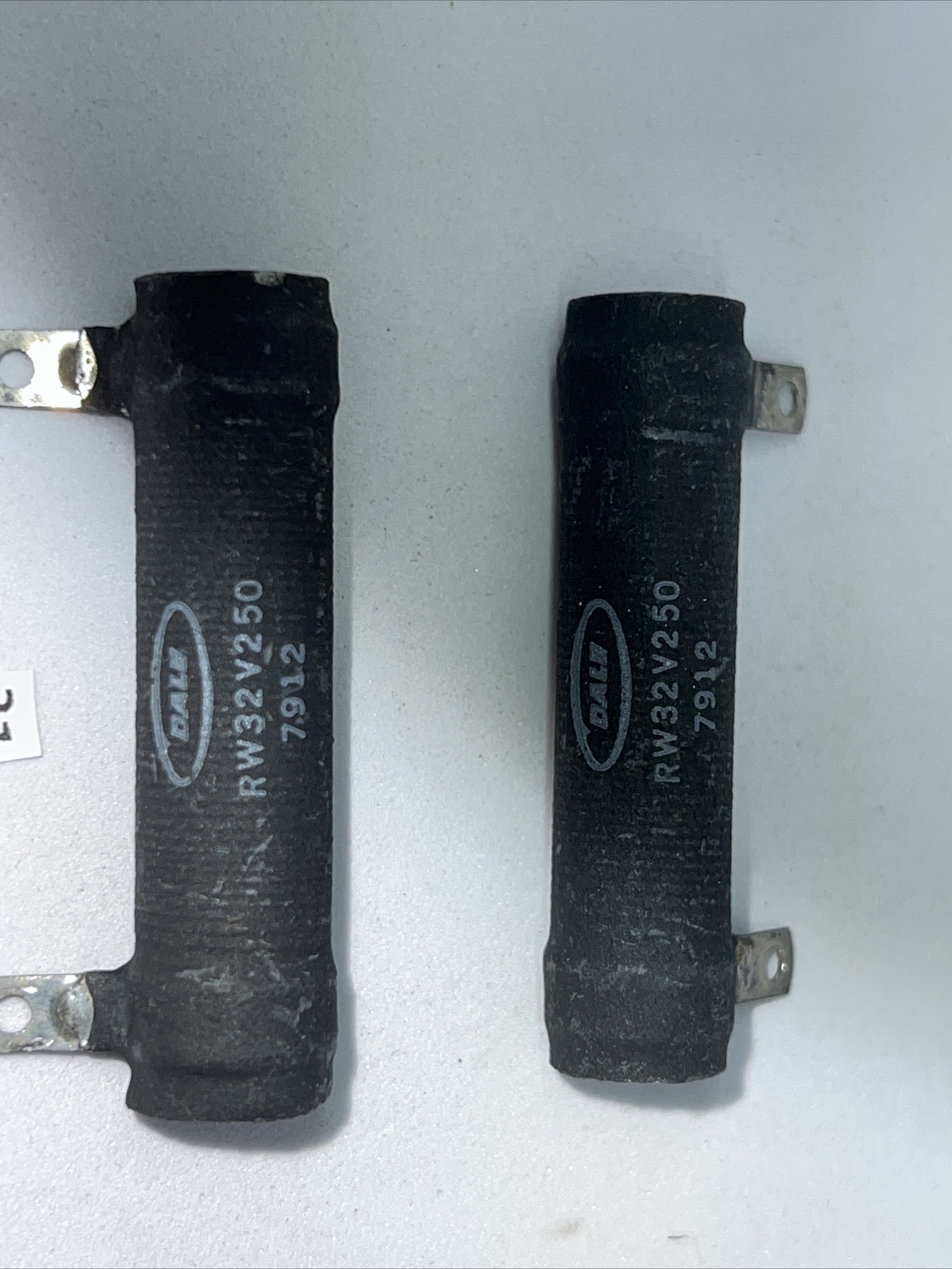 Dale Power Resistor 25 Ohm, 20 Watt RW32V250 New Lot of (2)