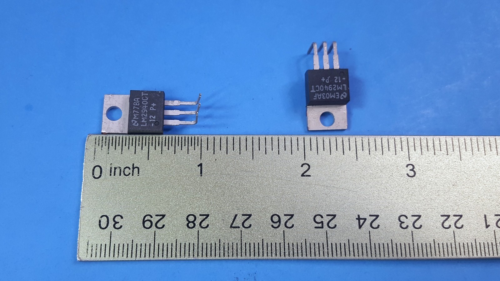 4Pcs- Fixed Positive LDO Regulator, LM2940CT-12, NSC, 12V, Bipolar
