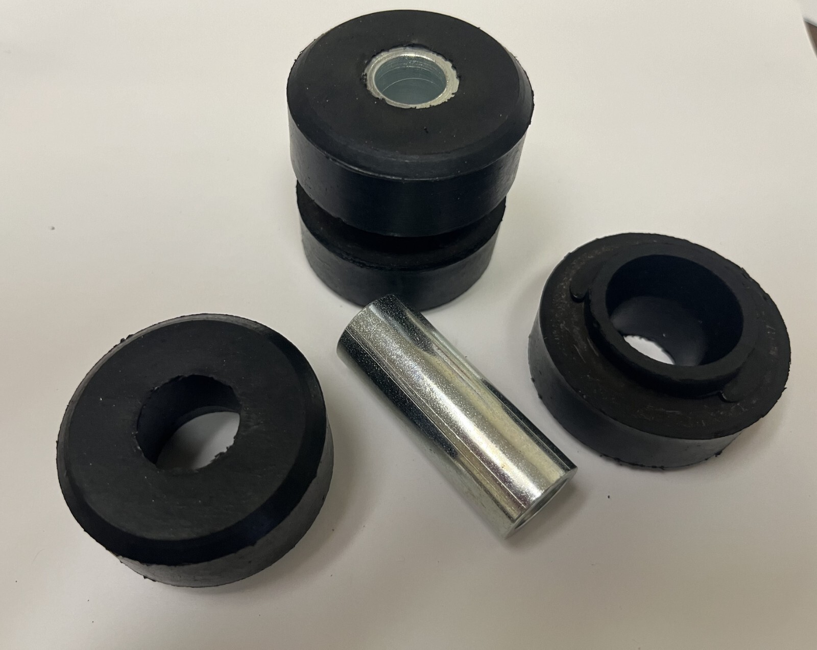RUBBER MOUNT ISOLATOR replaces NEW HOLLAND CASE CNH 8740587 BRAND NEW!