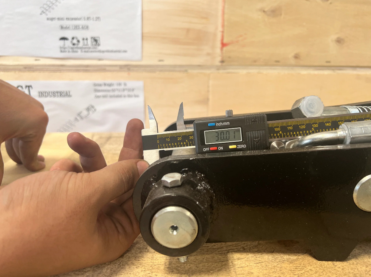 Agrotk Weld-On Hydraulic Thumb Attachment For STE17SR Mini Excavator Digger