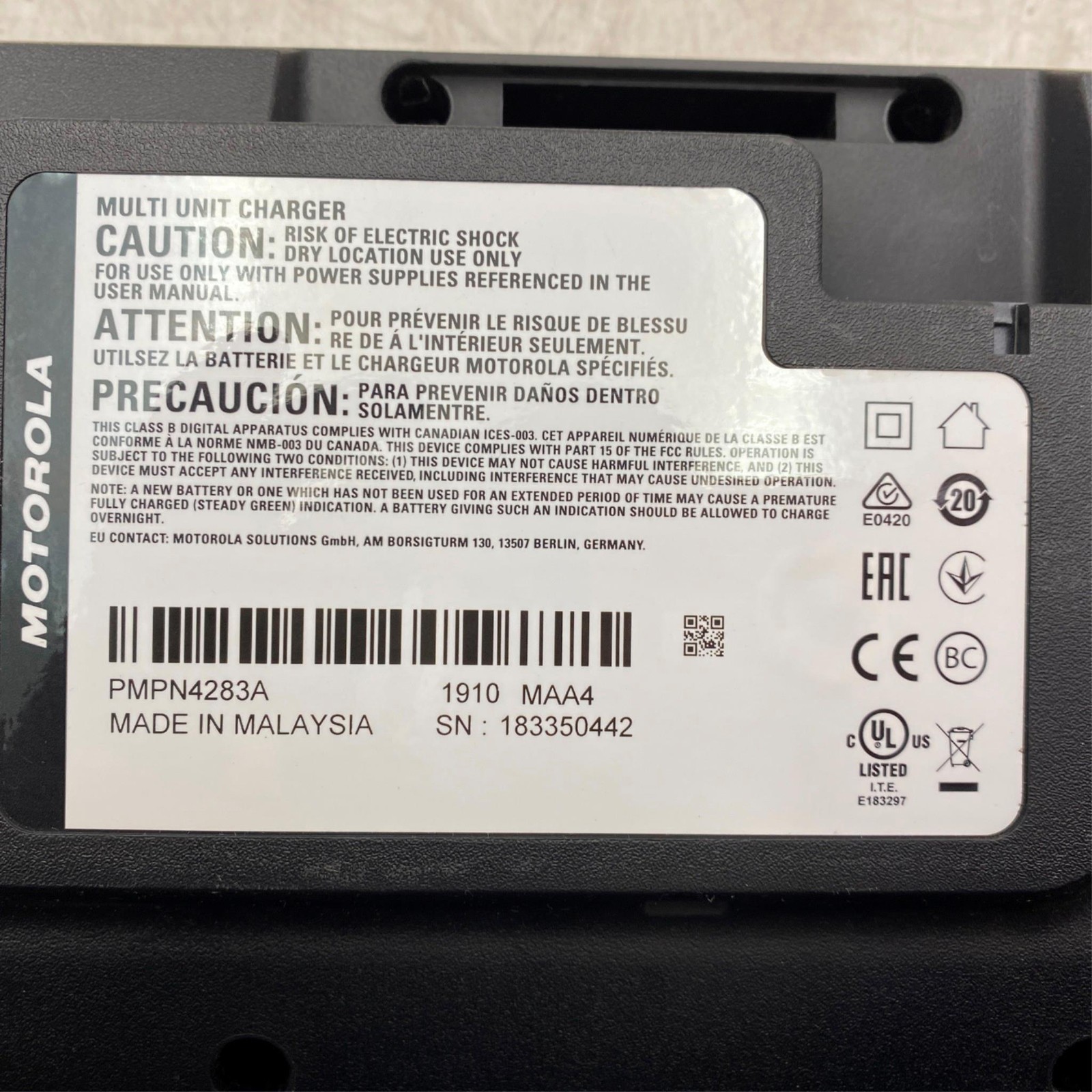 Motorola PMPN4283A Impres 2 6-Bay Charger W/ Display Module No AC Adapter